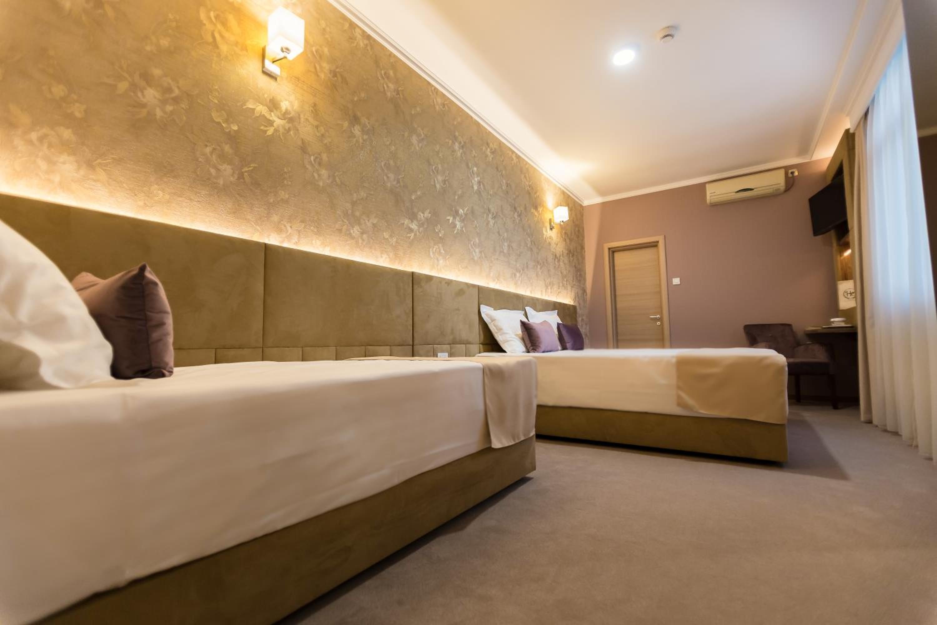 Premium Triple Room - Photo 4