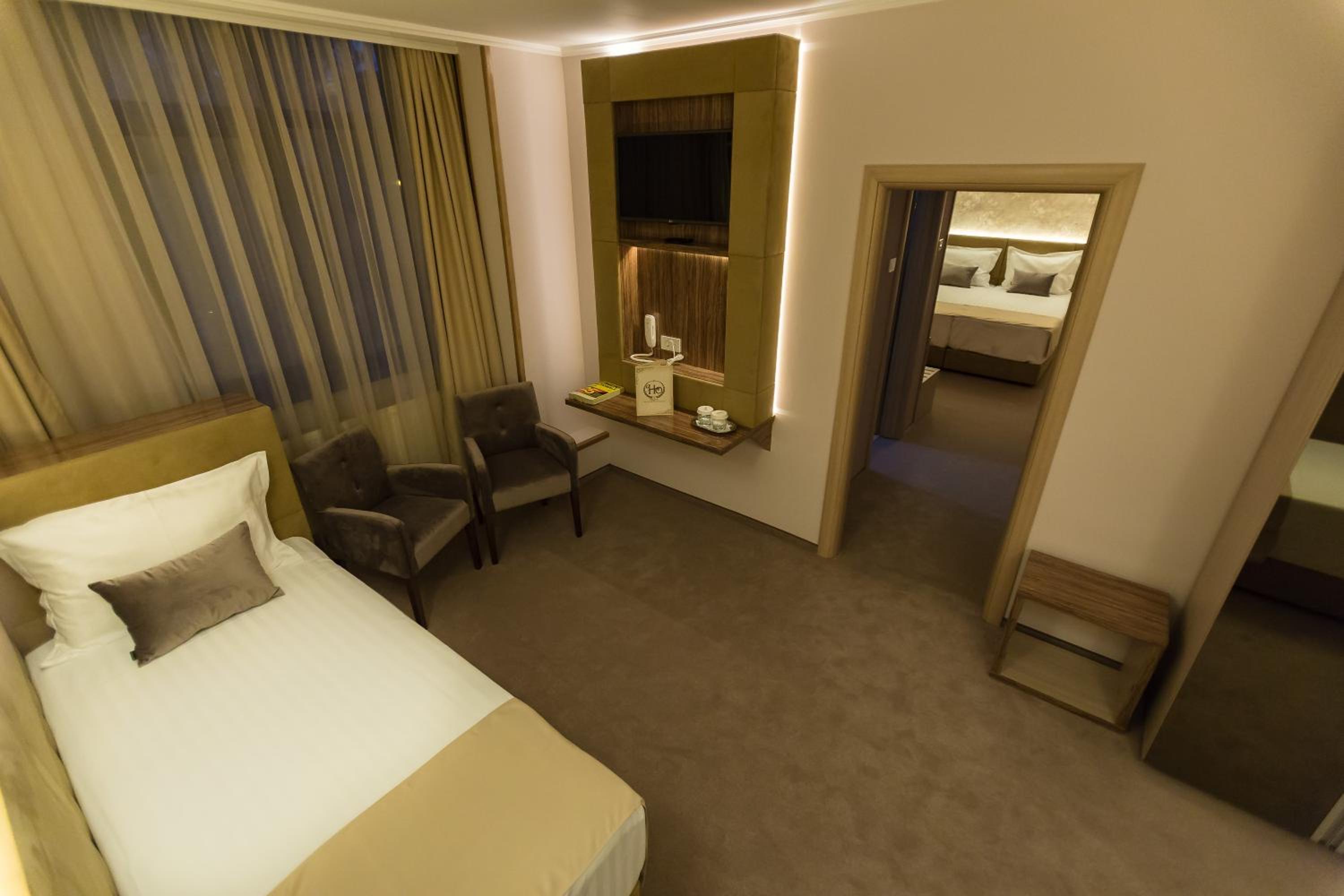 Premium Suite