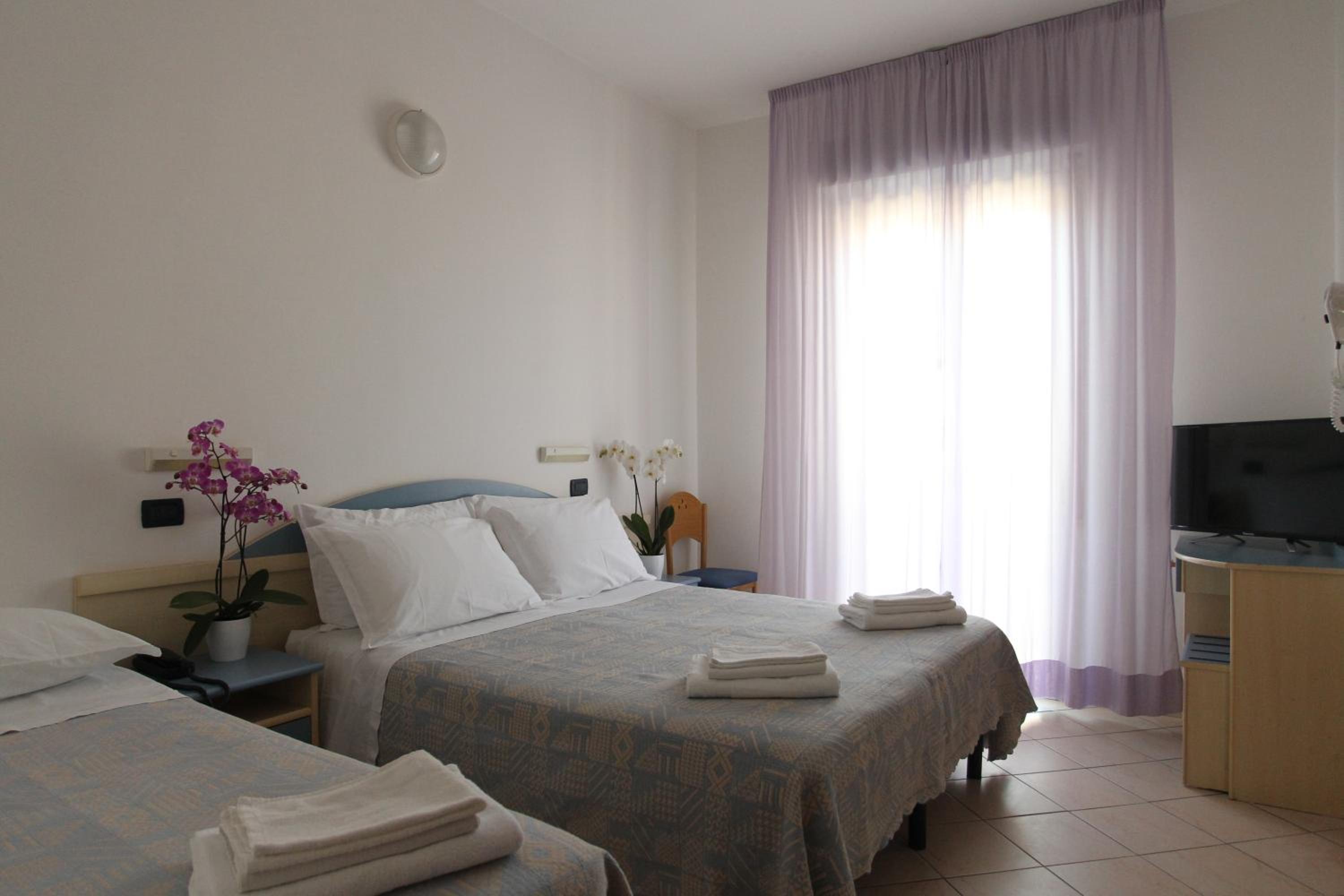Triple Room with Balcony photo 3