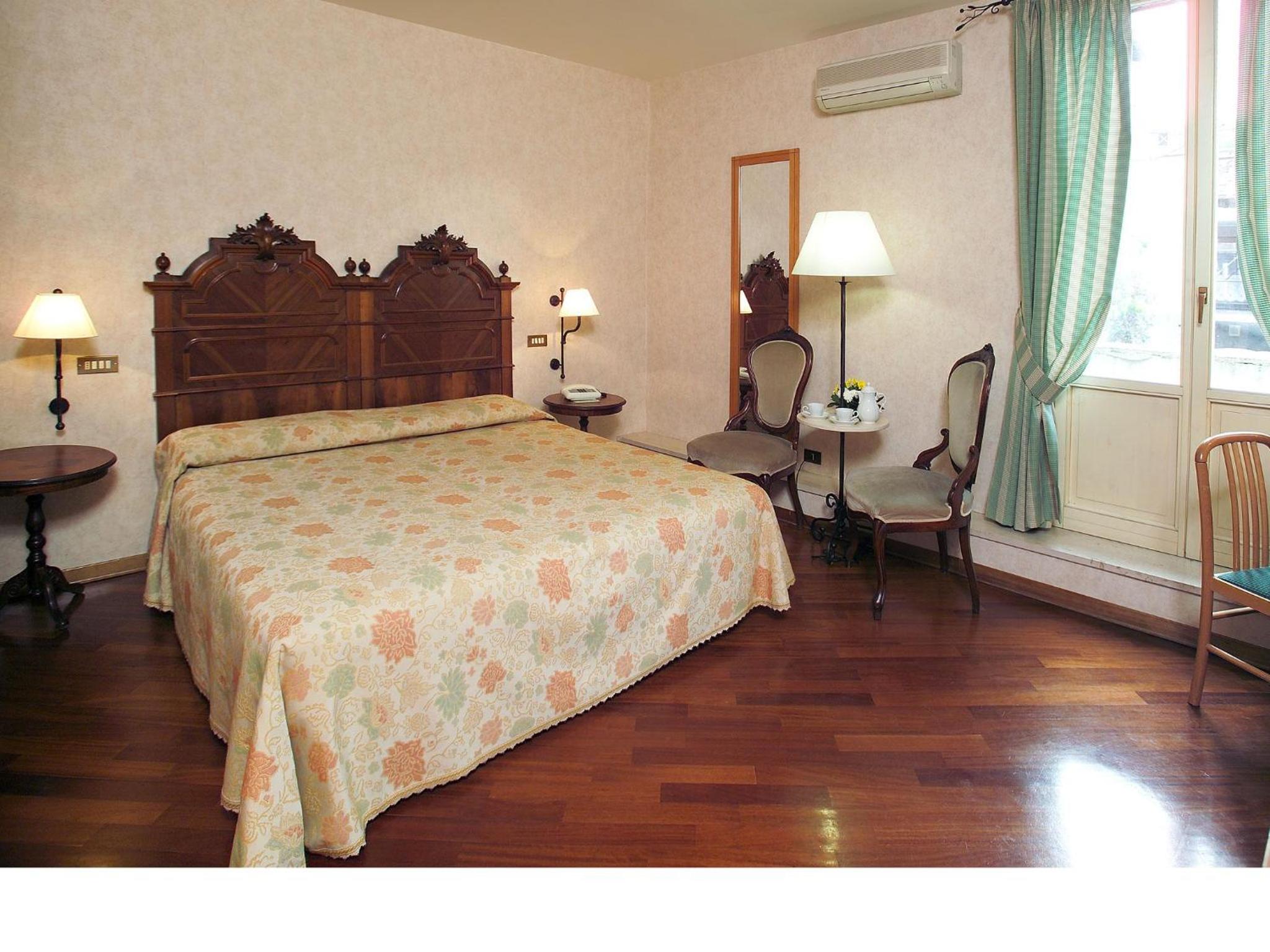 Standard Double Room - Photo 2