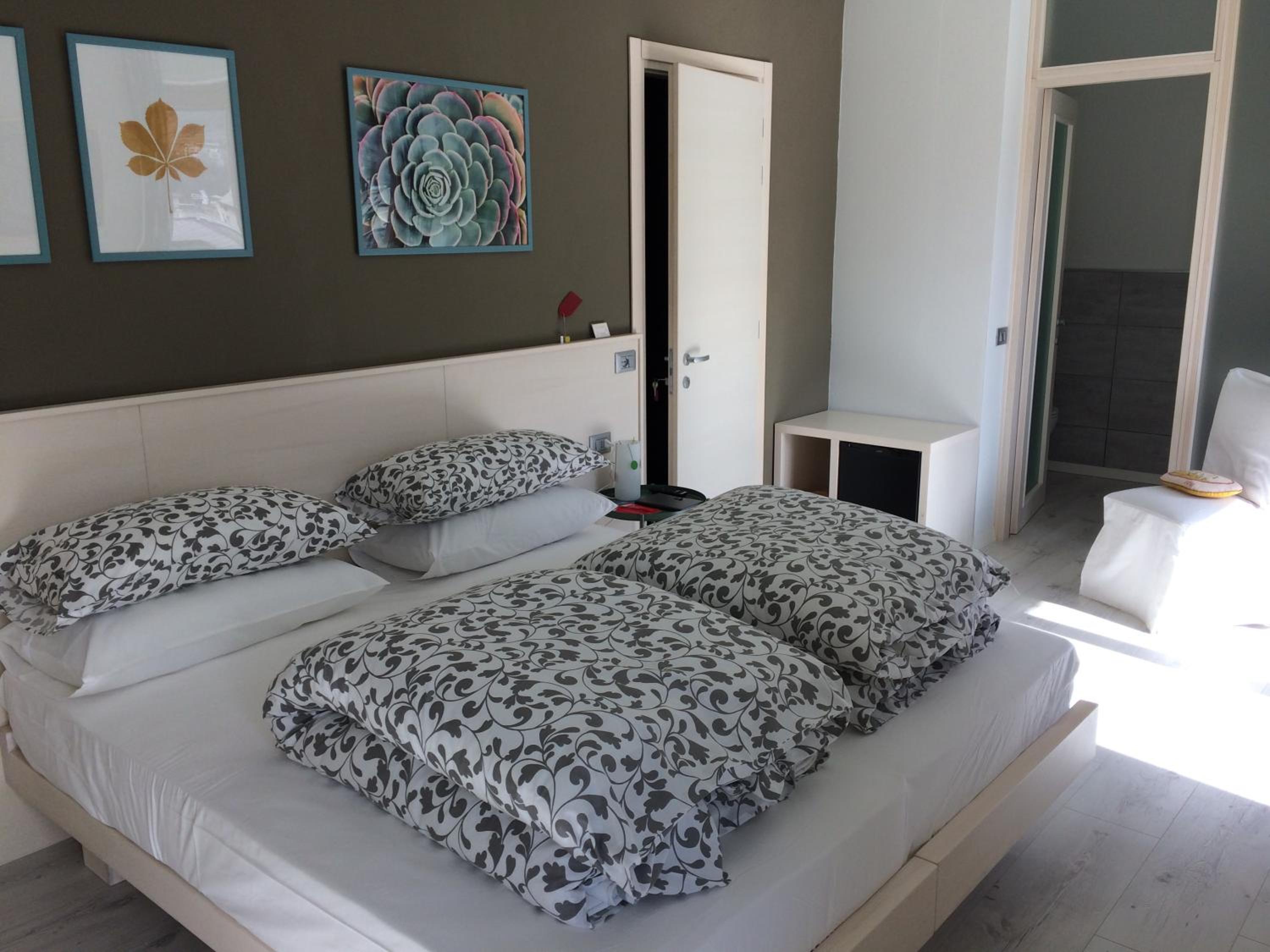 Double or Twin Room with Private Bathroom photo 1