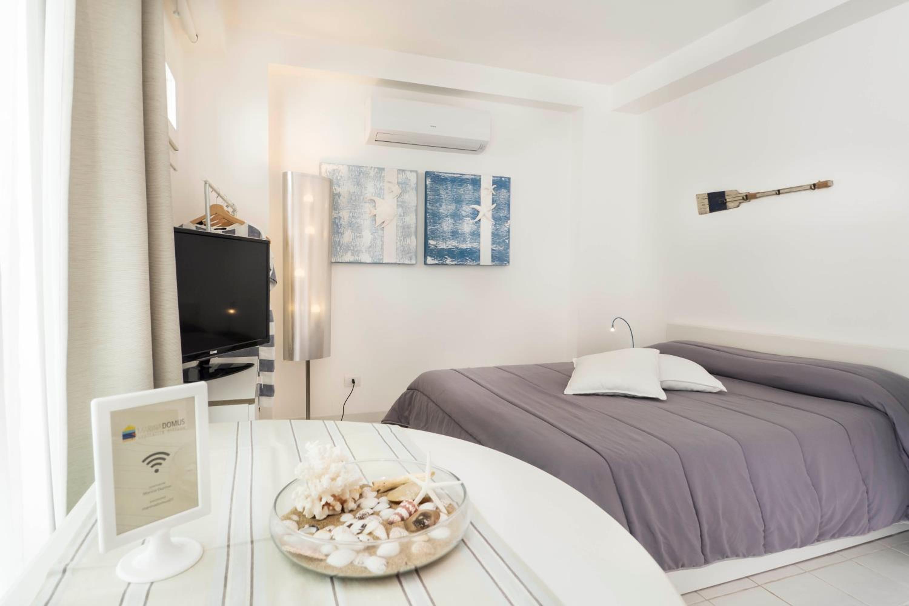 Studio Apartment photo 1