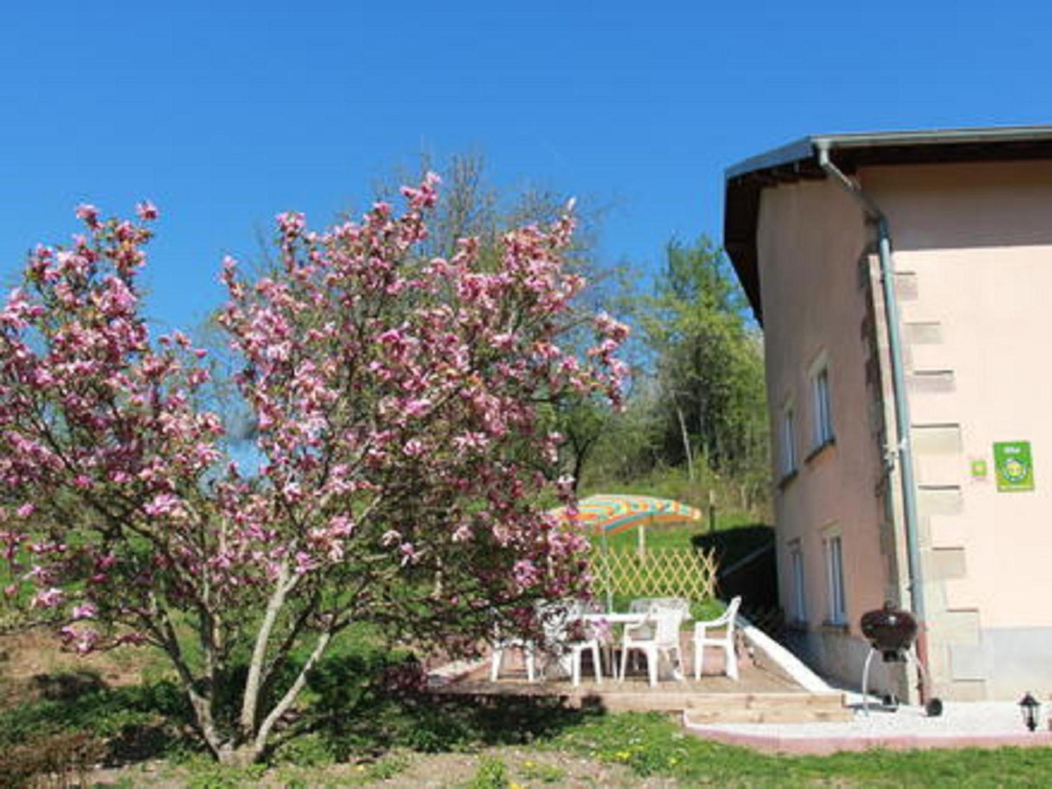 Three-Bedroom House - Photo 2