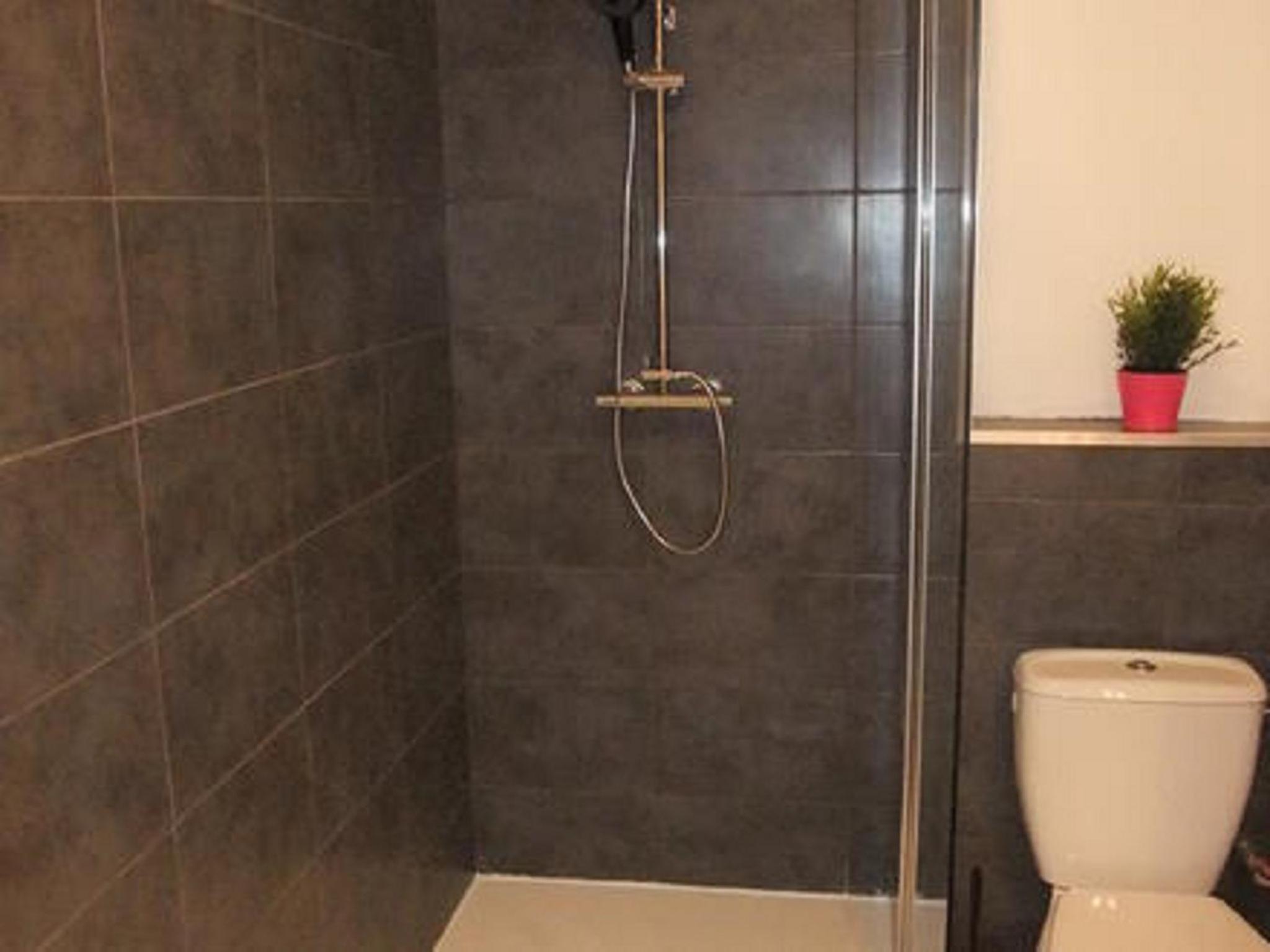 Three-Bedroom House - Photo 3