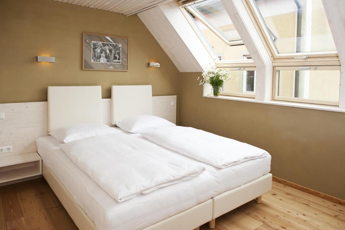 One-Bedroom Apartment (2 - 4 Adults) - Photo 2