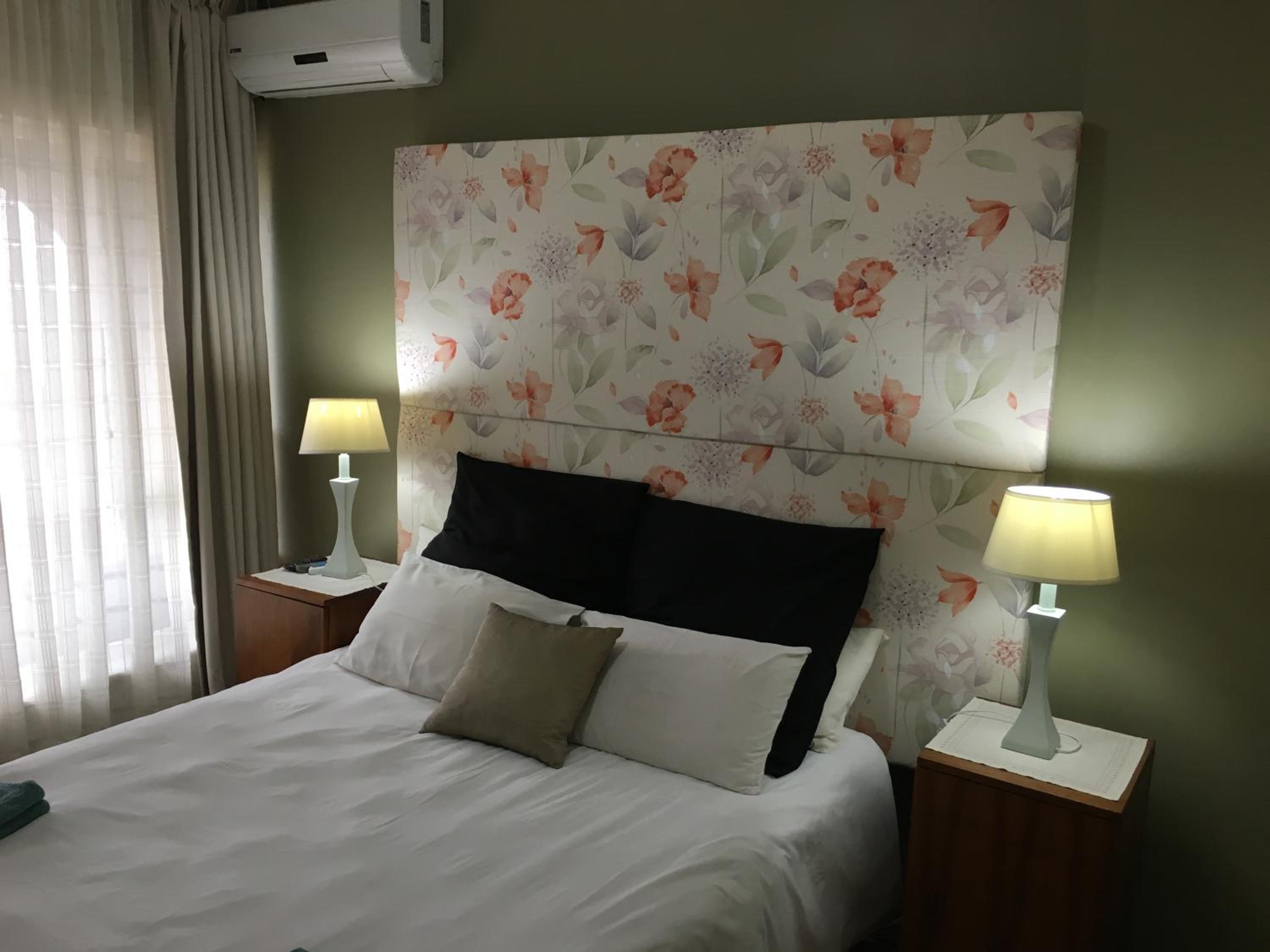 Double or Twin Room with Shared Bathroom photo 3