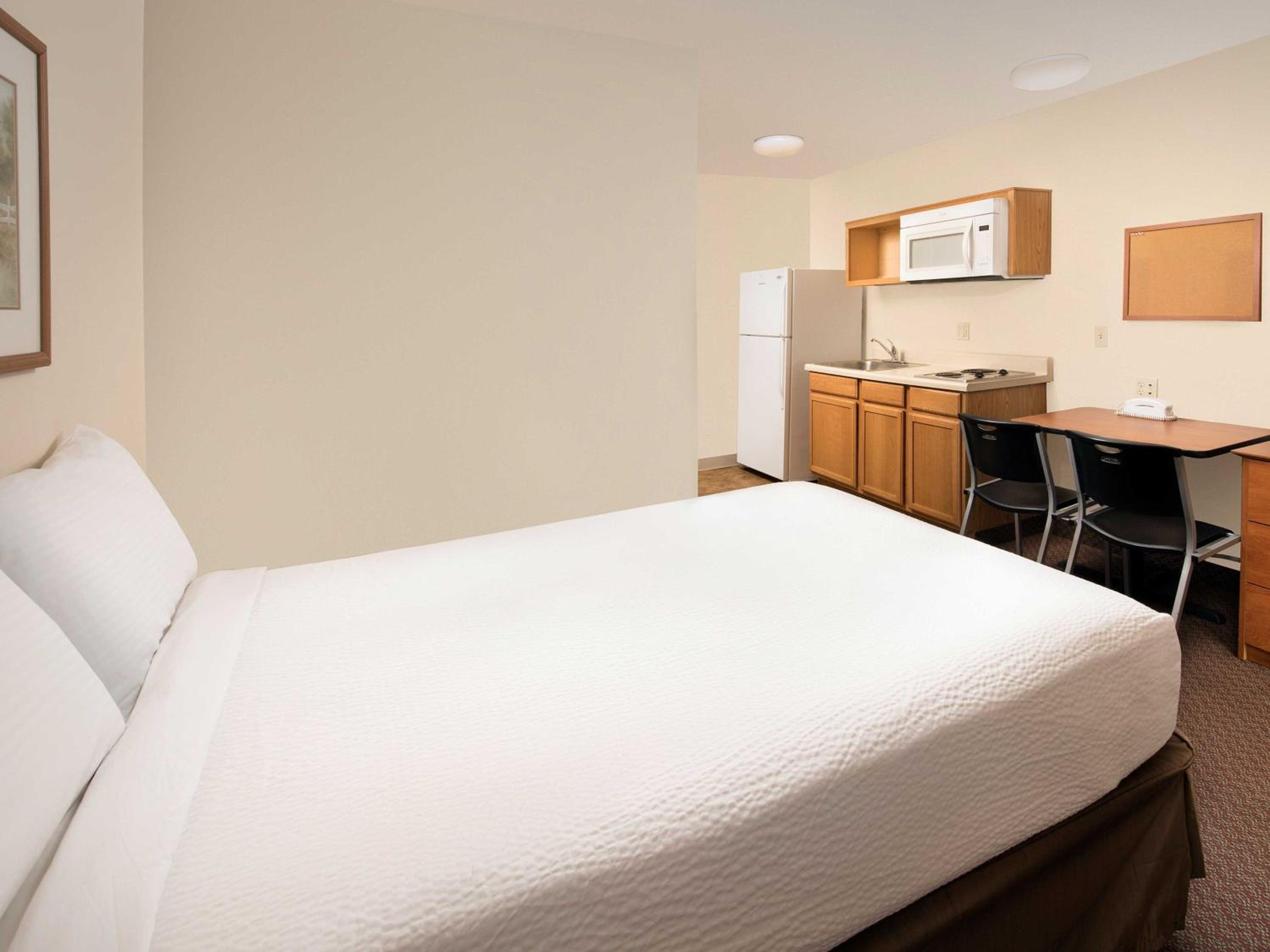 Double Room with Two Double Beds - Smoking photo 2