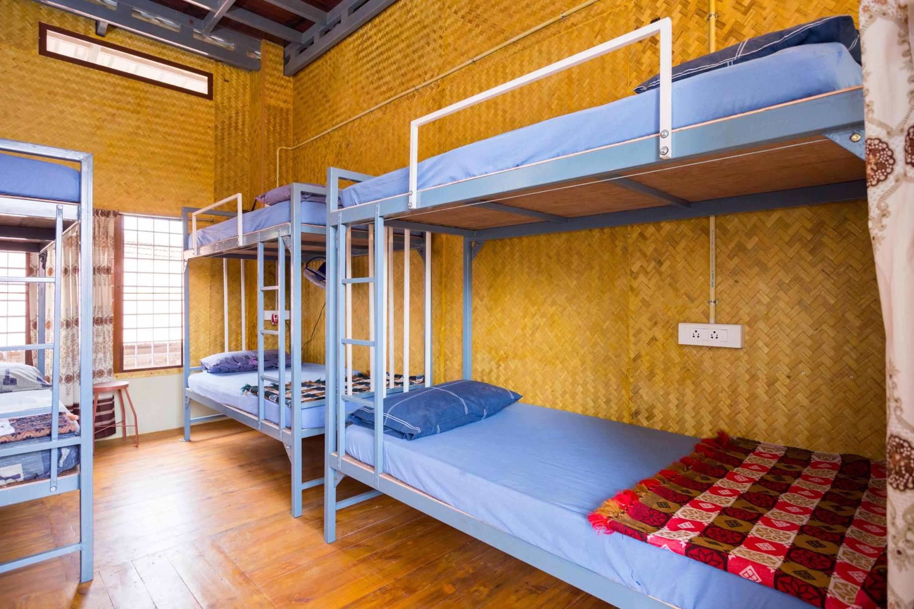 Bed in 6-Bed Mixed Dormitory Room photo 1