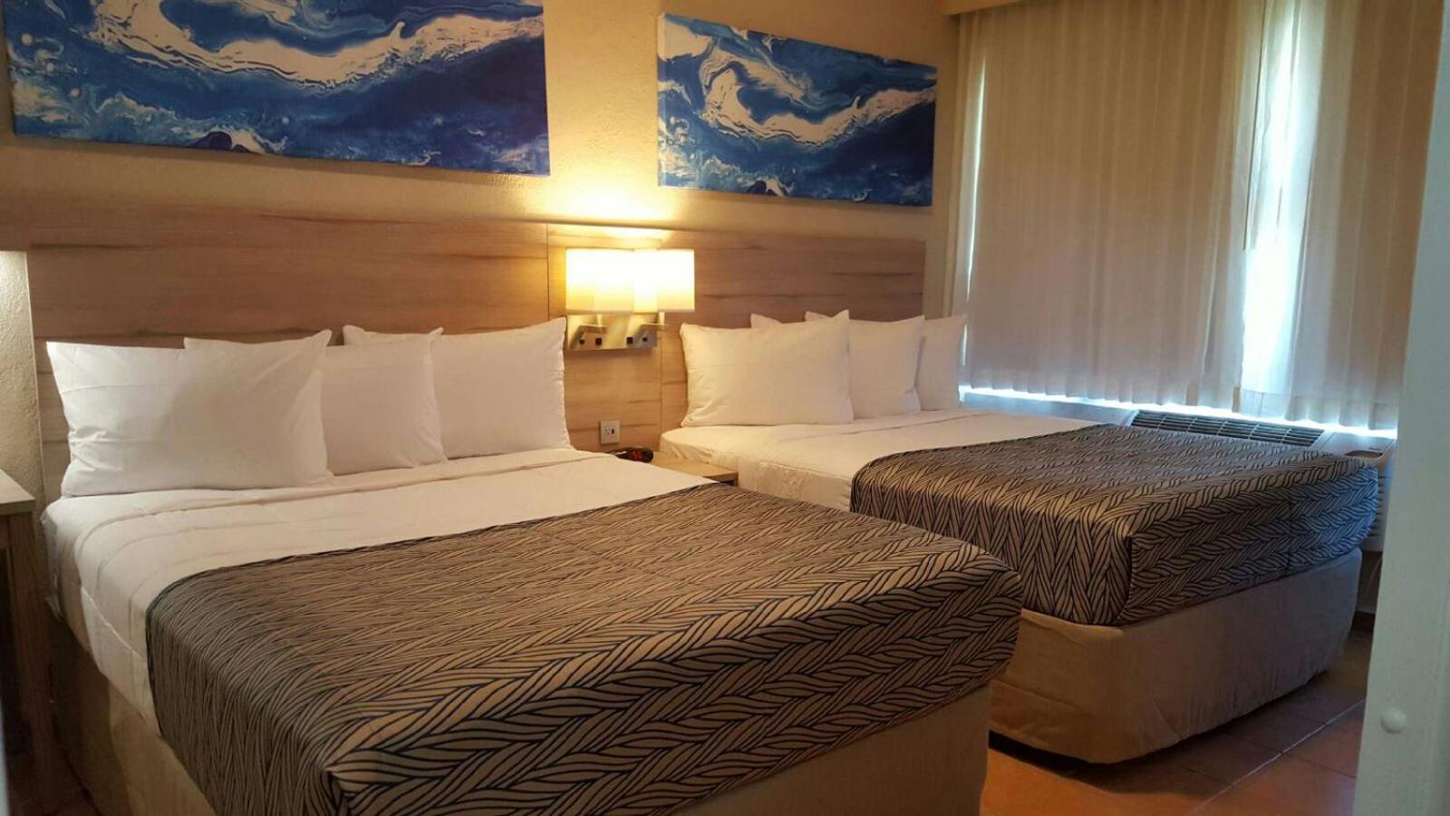 Double Queen Room photo 2
