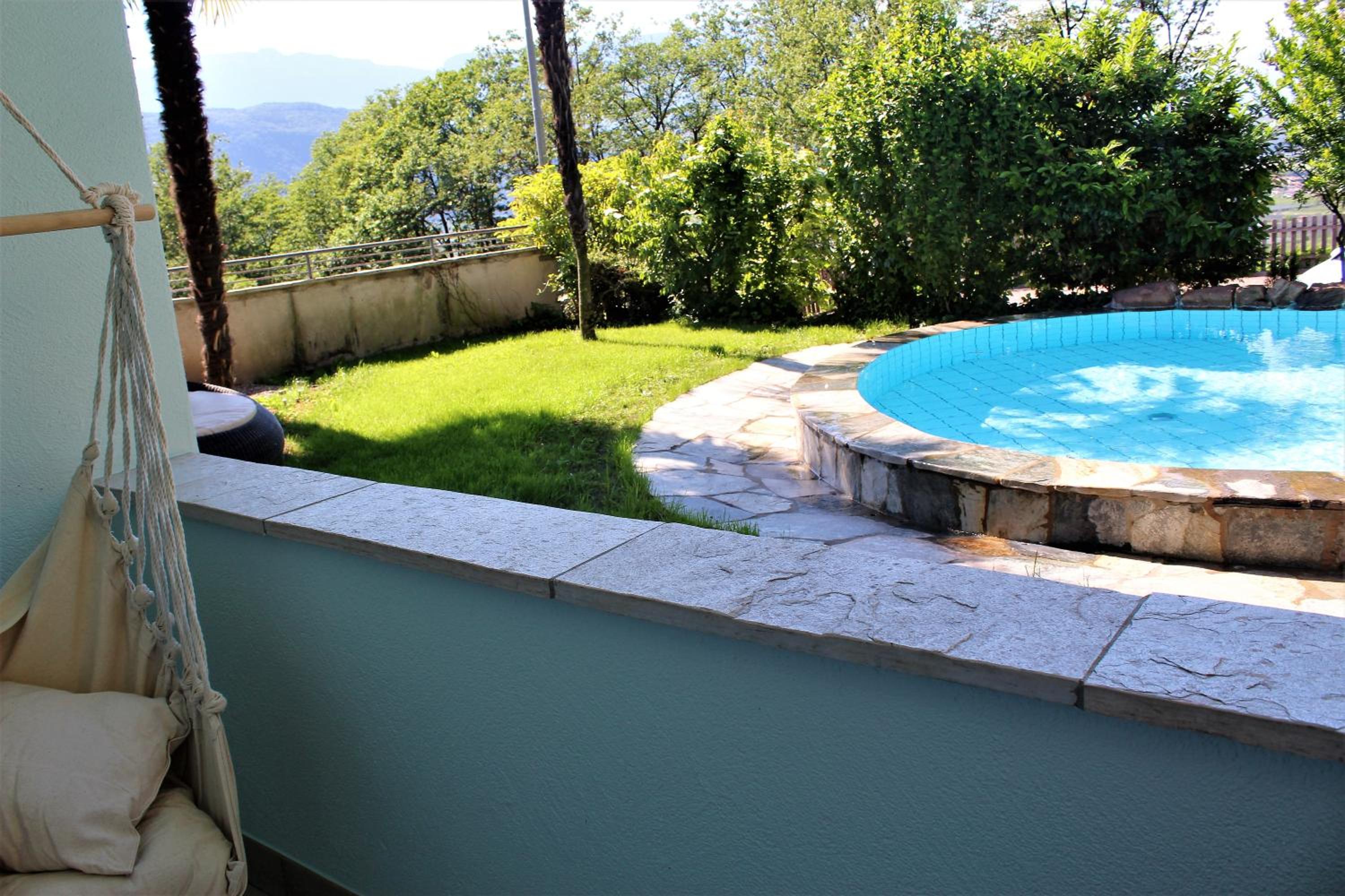 Double Room with Pool View - Photo 6