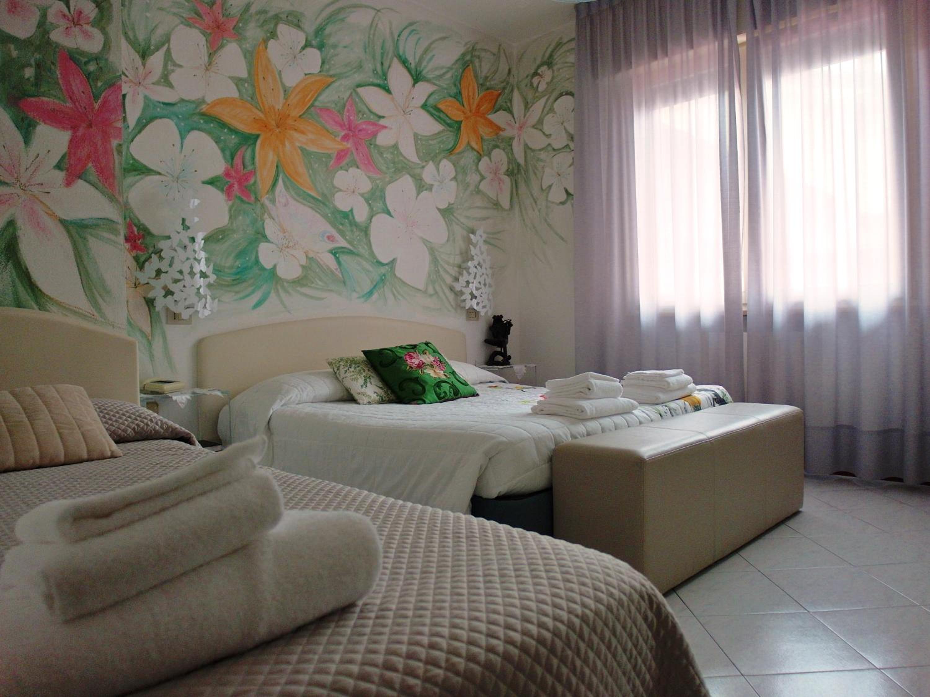 Triple Room with Balcony - Photo 7