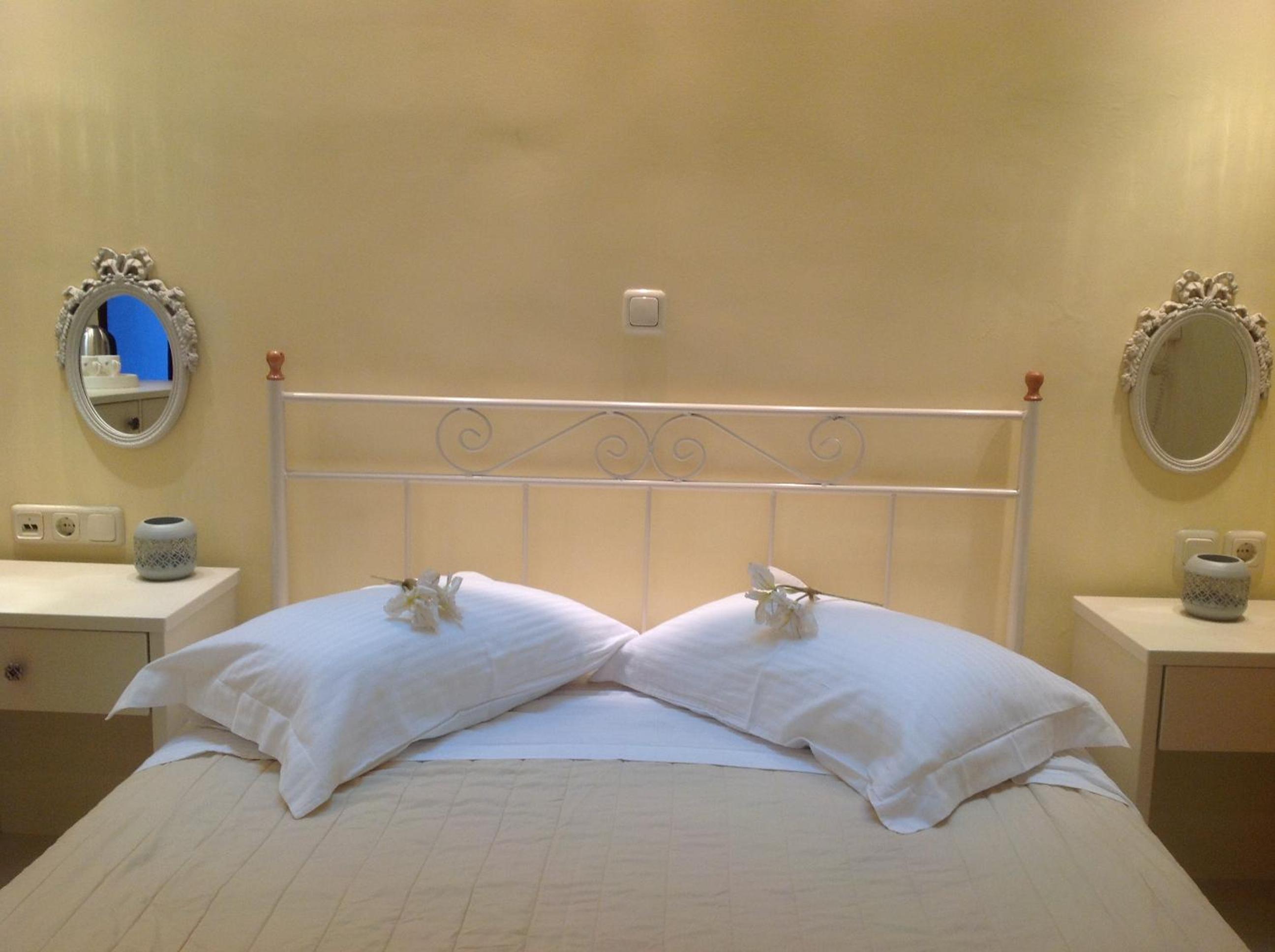 Studio Apartment - Photo 3