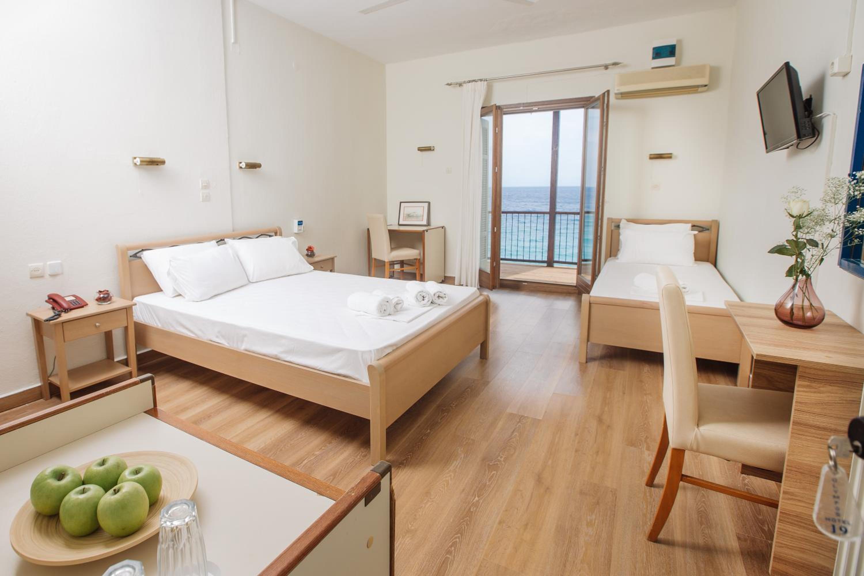 Triple Room with Sea View photo 1