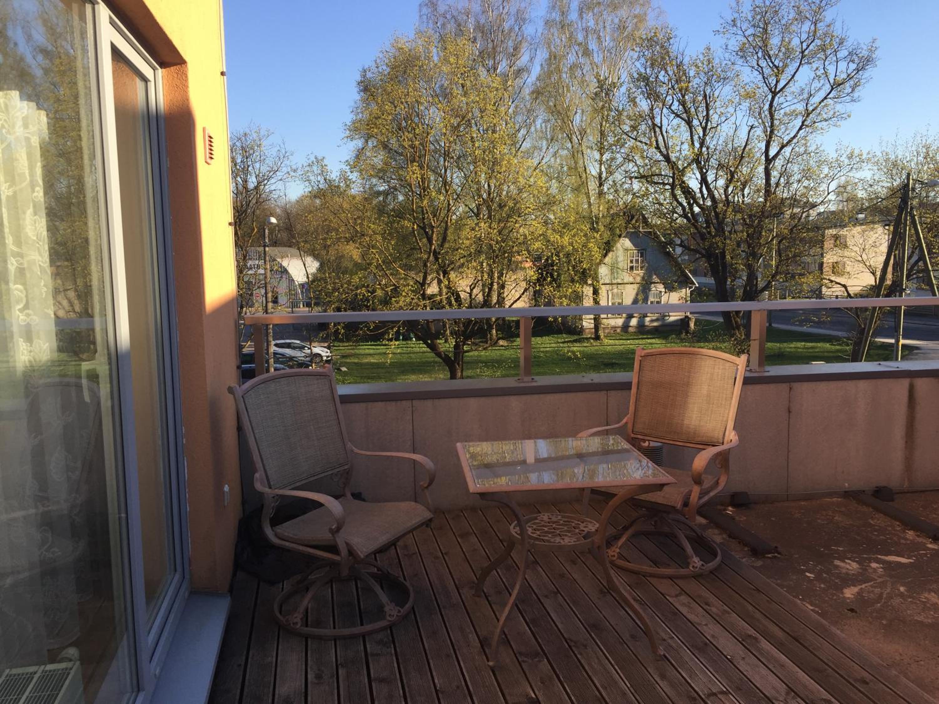 Apartment with Balcony - Photo 6