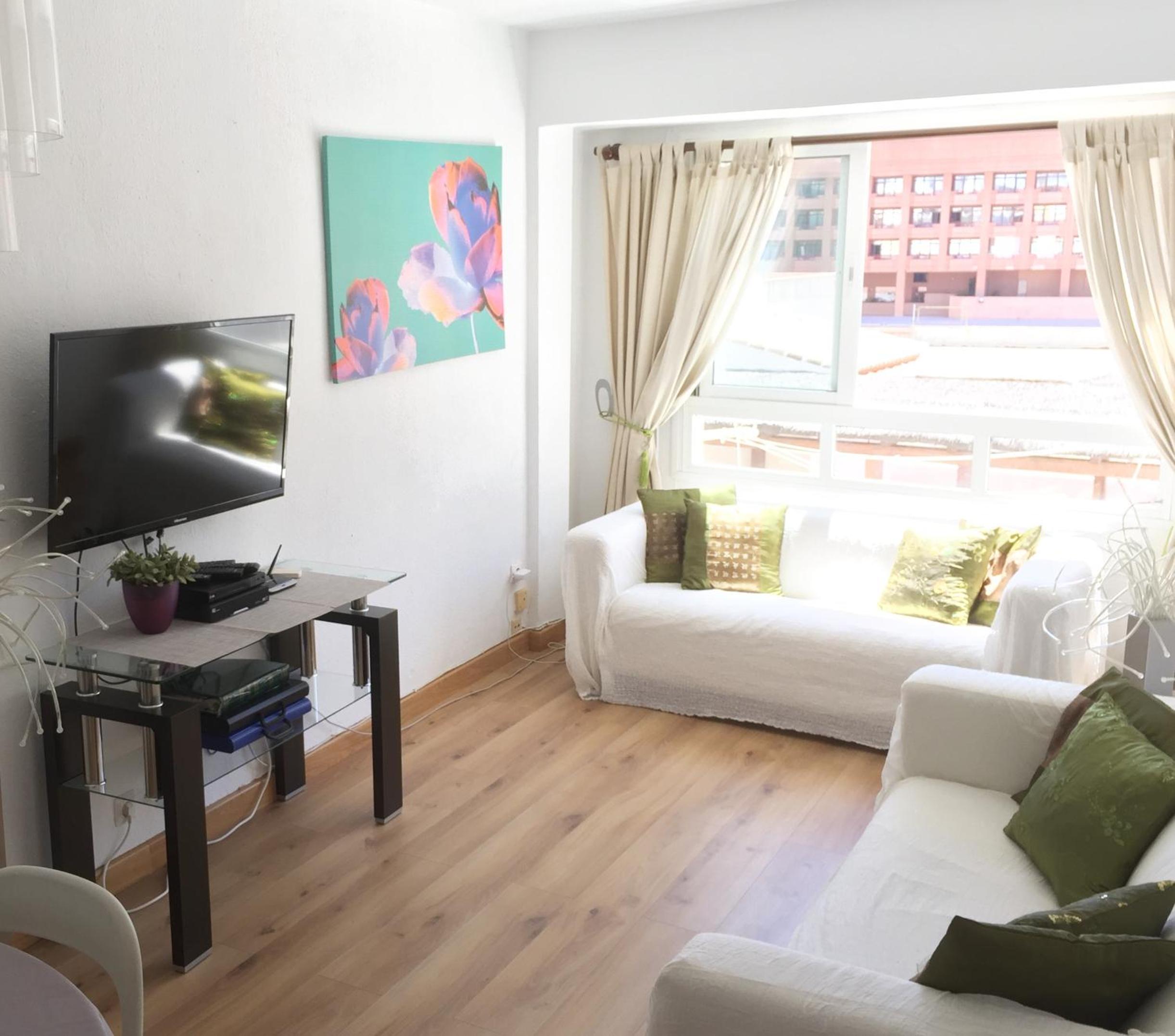 Apartamento con Balcón