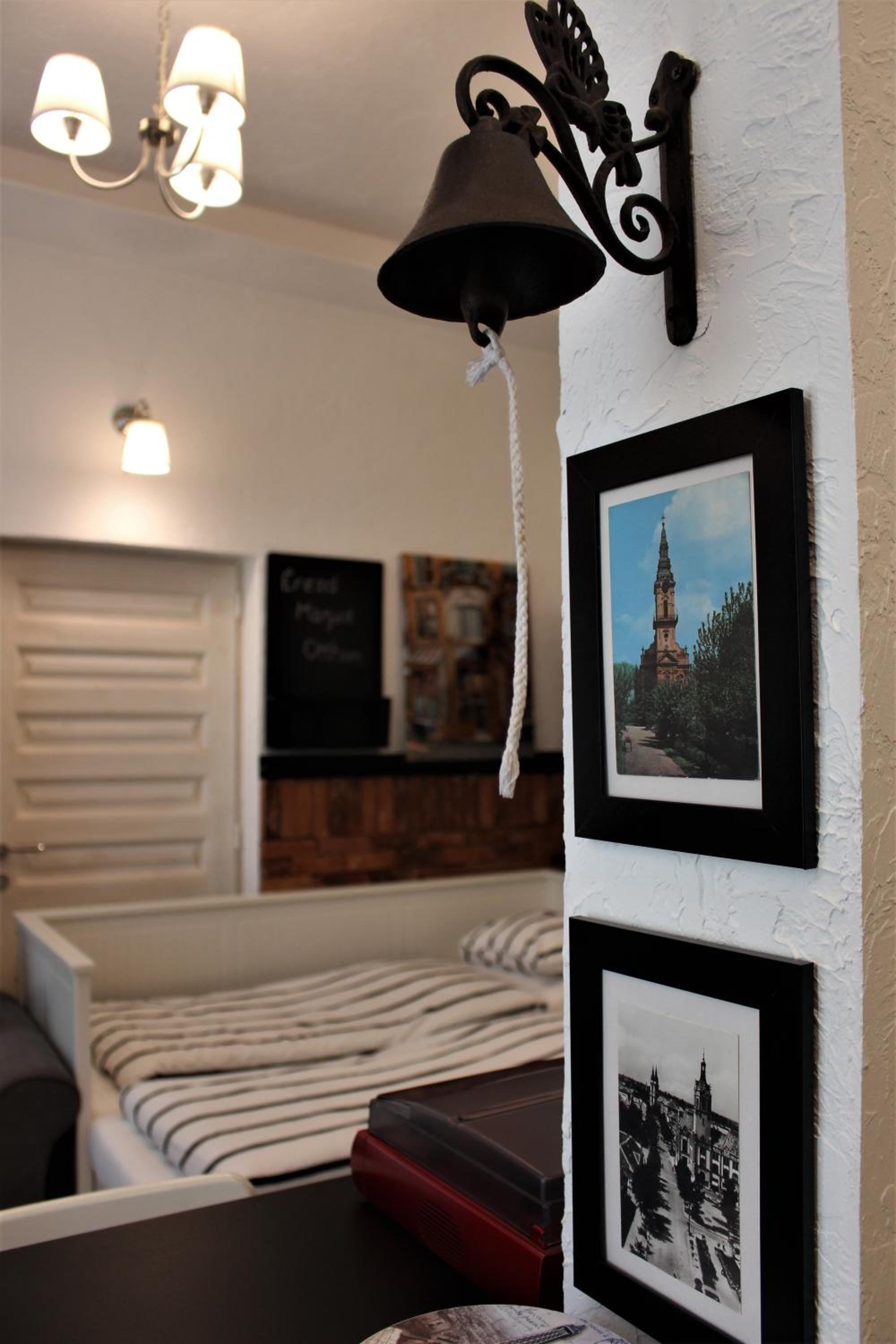 Studio Apartment - Photo 28