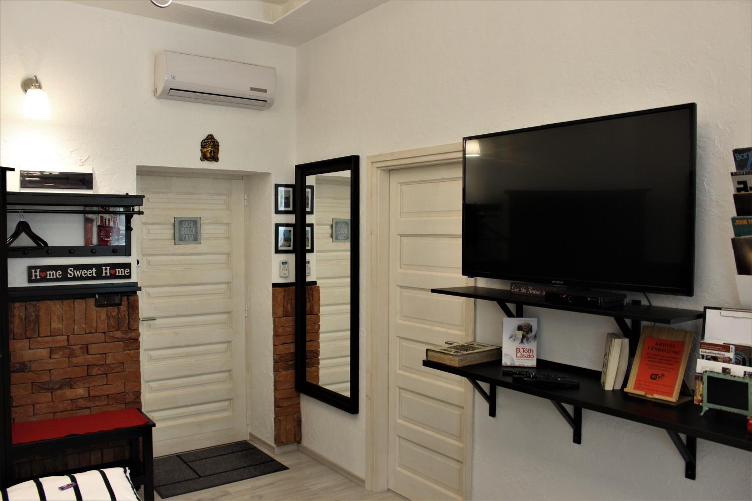 Studio Apartment - Photo 54
