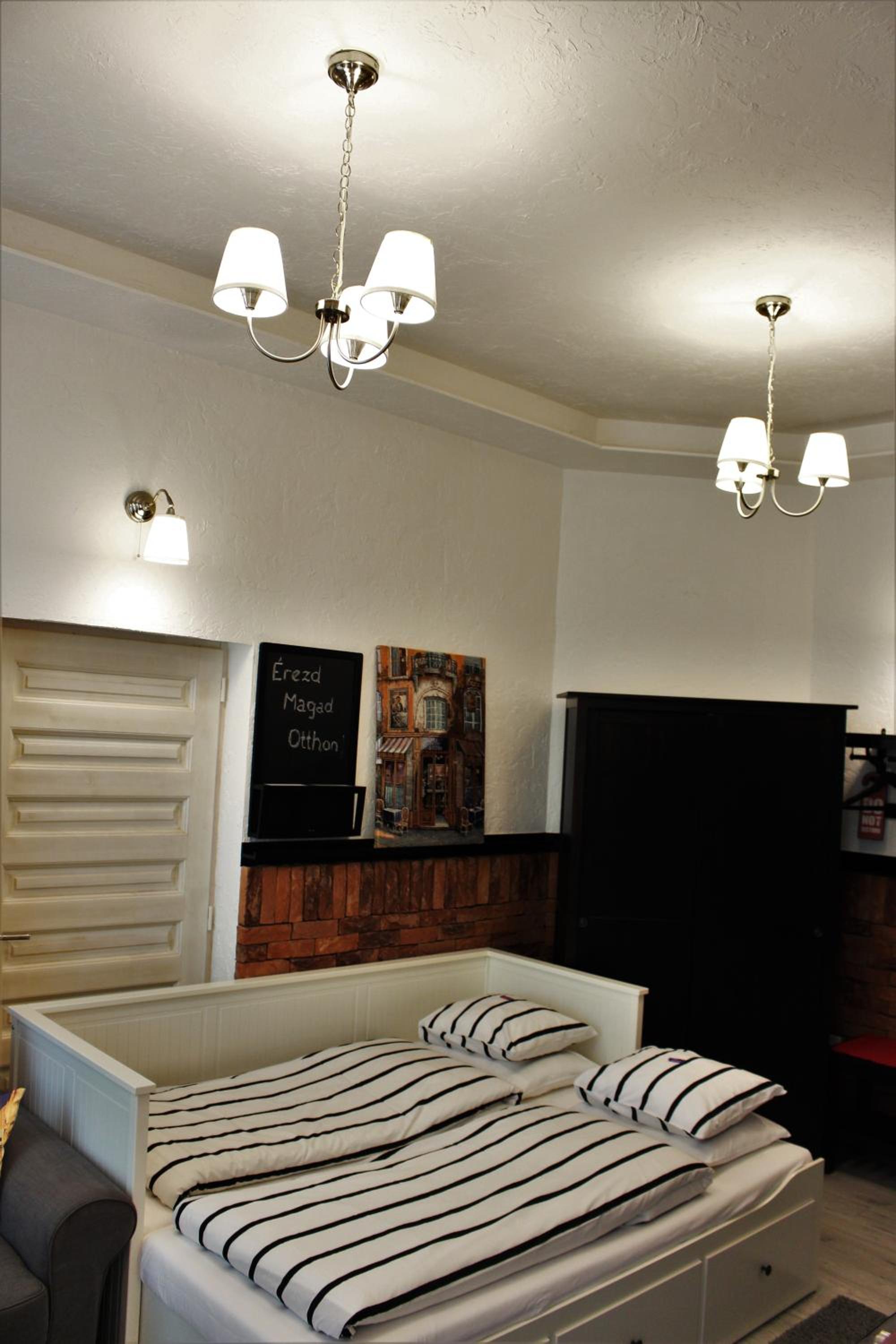 Studio Apartment - Photo 42