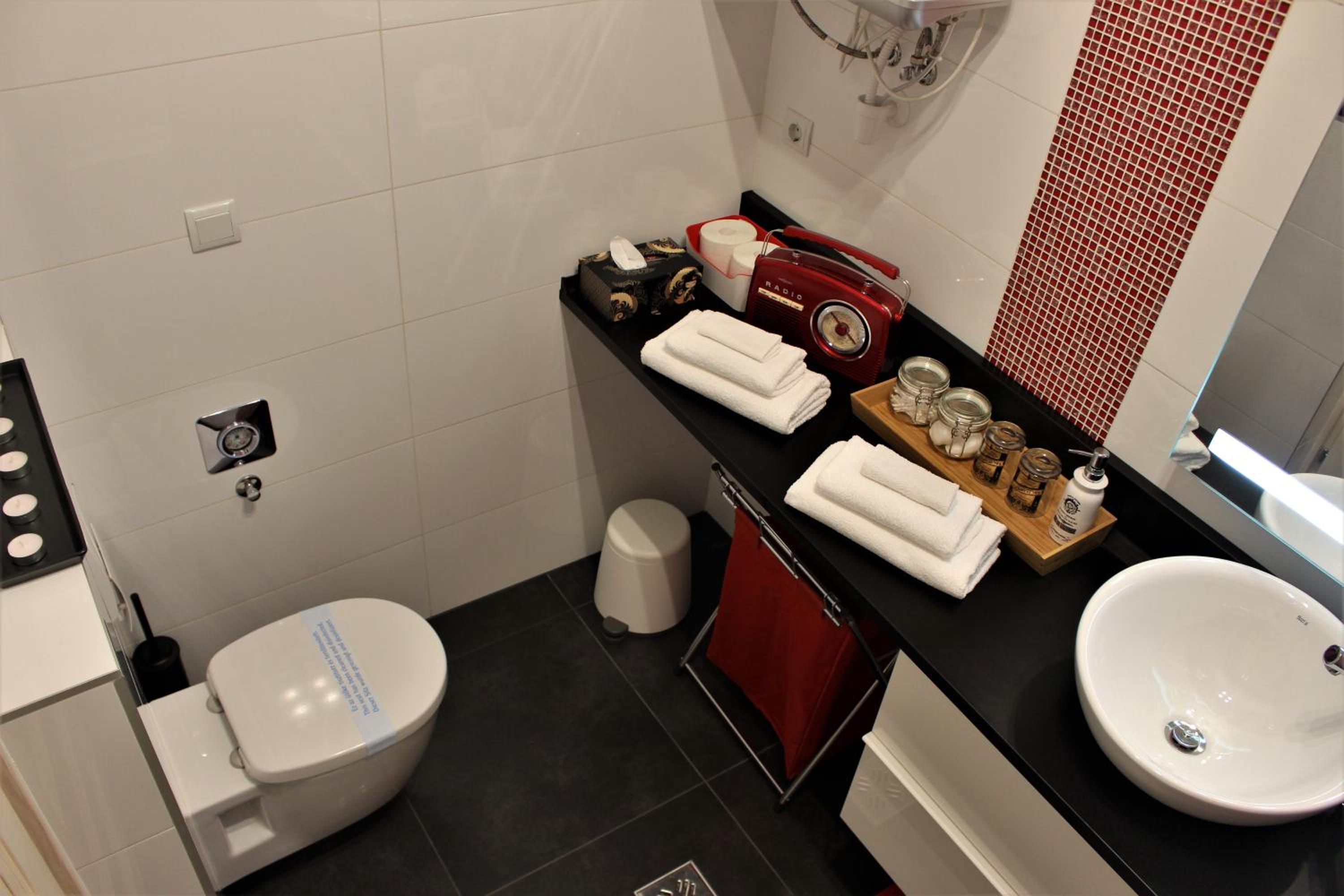 Studio Apartment - Photo 68