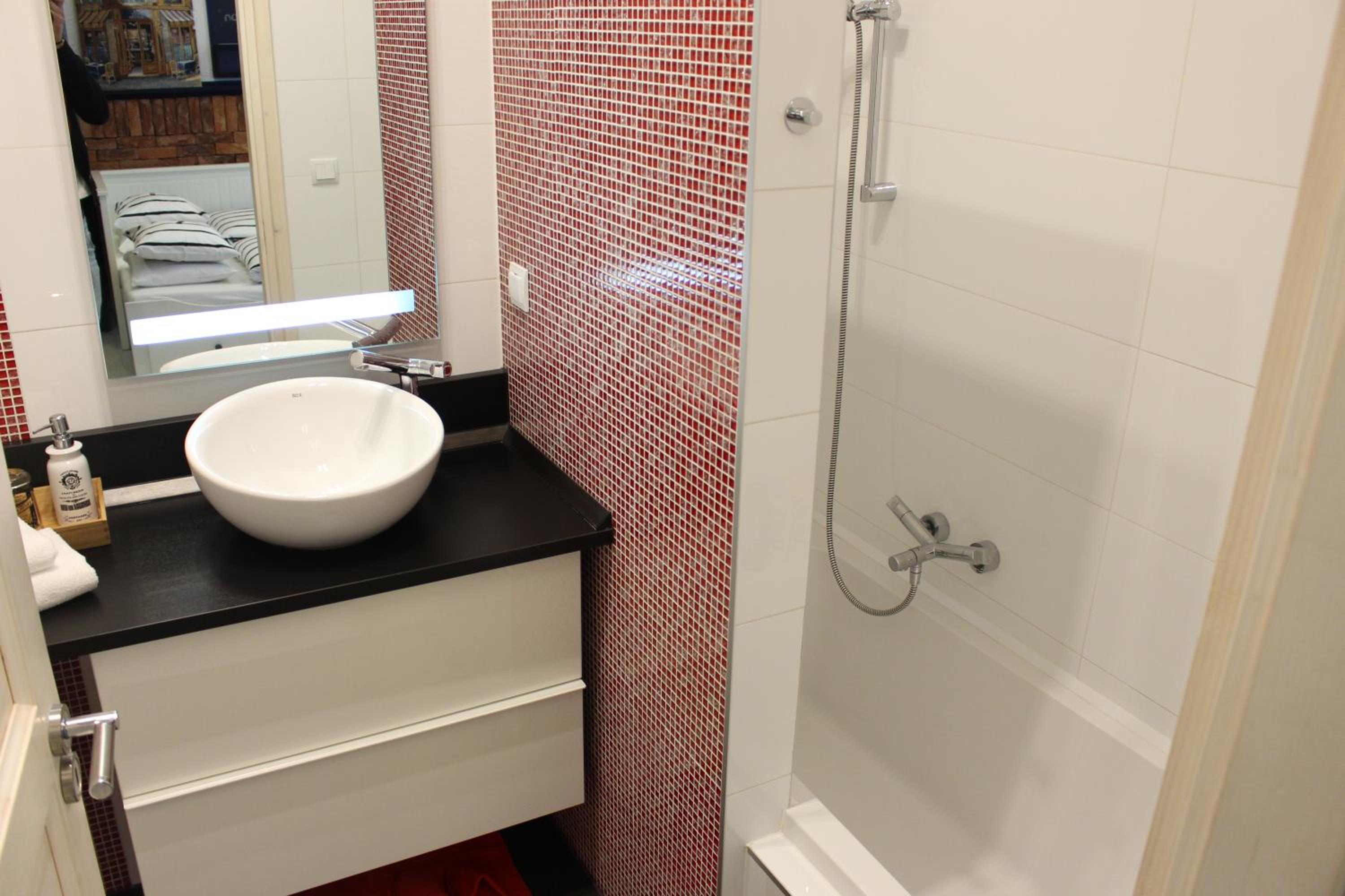 Studio Apartment - Photo 15