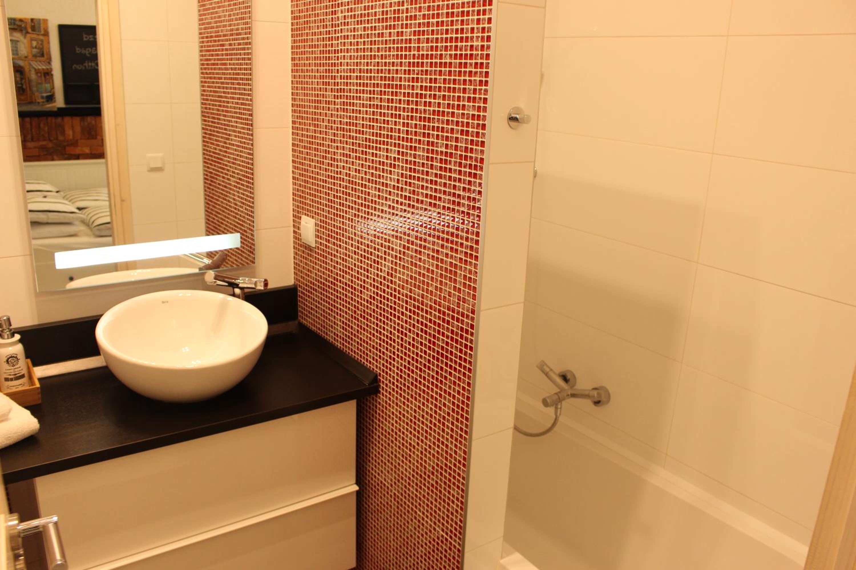 Studio Apartment - Photo 47