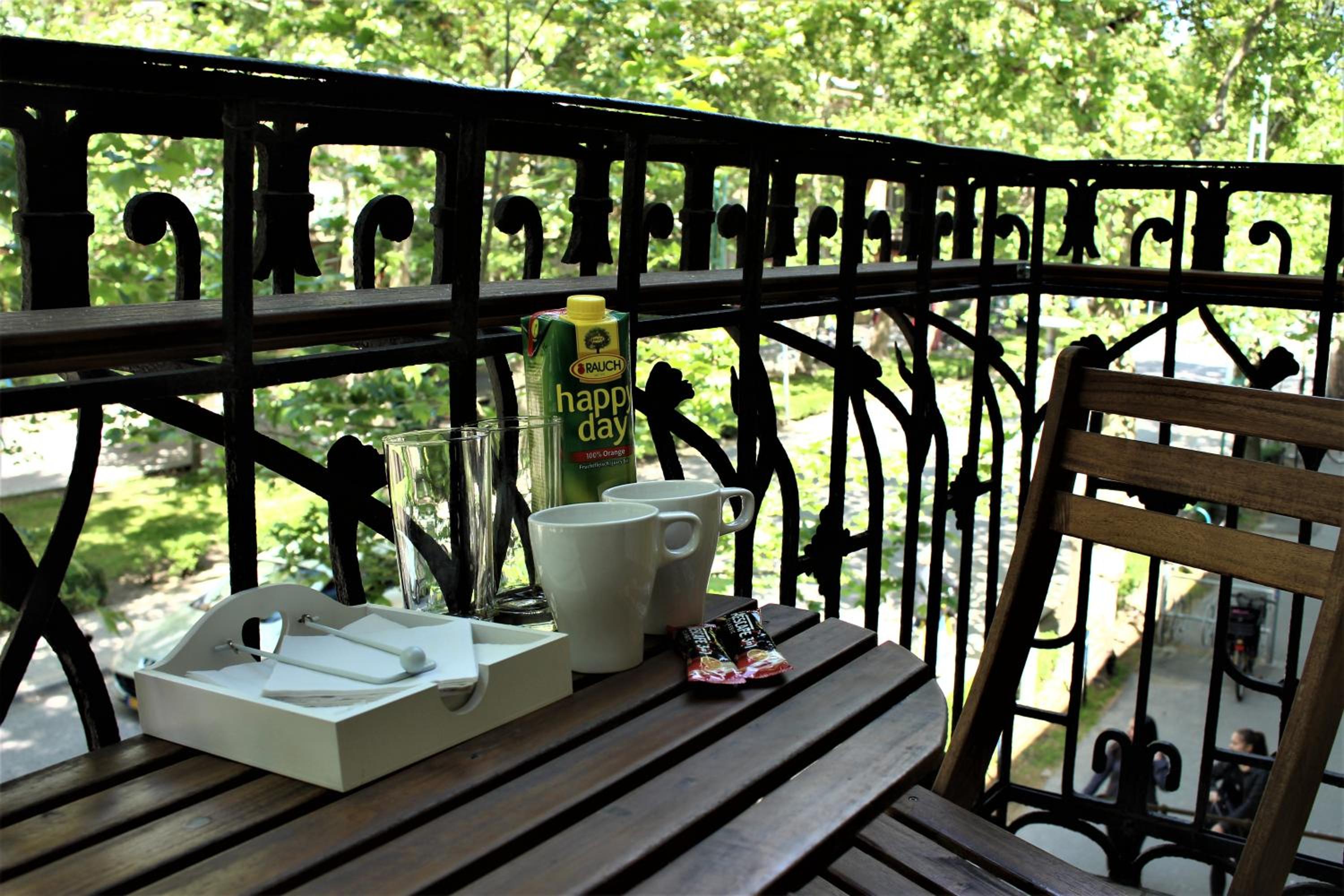Studio Apartment - Photo 9