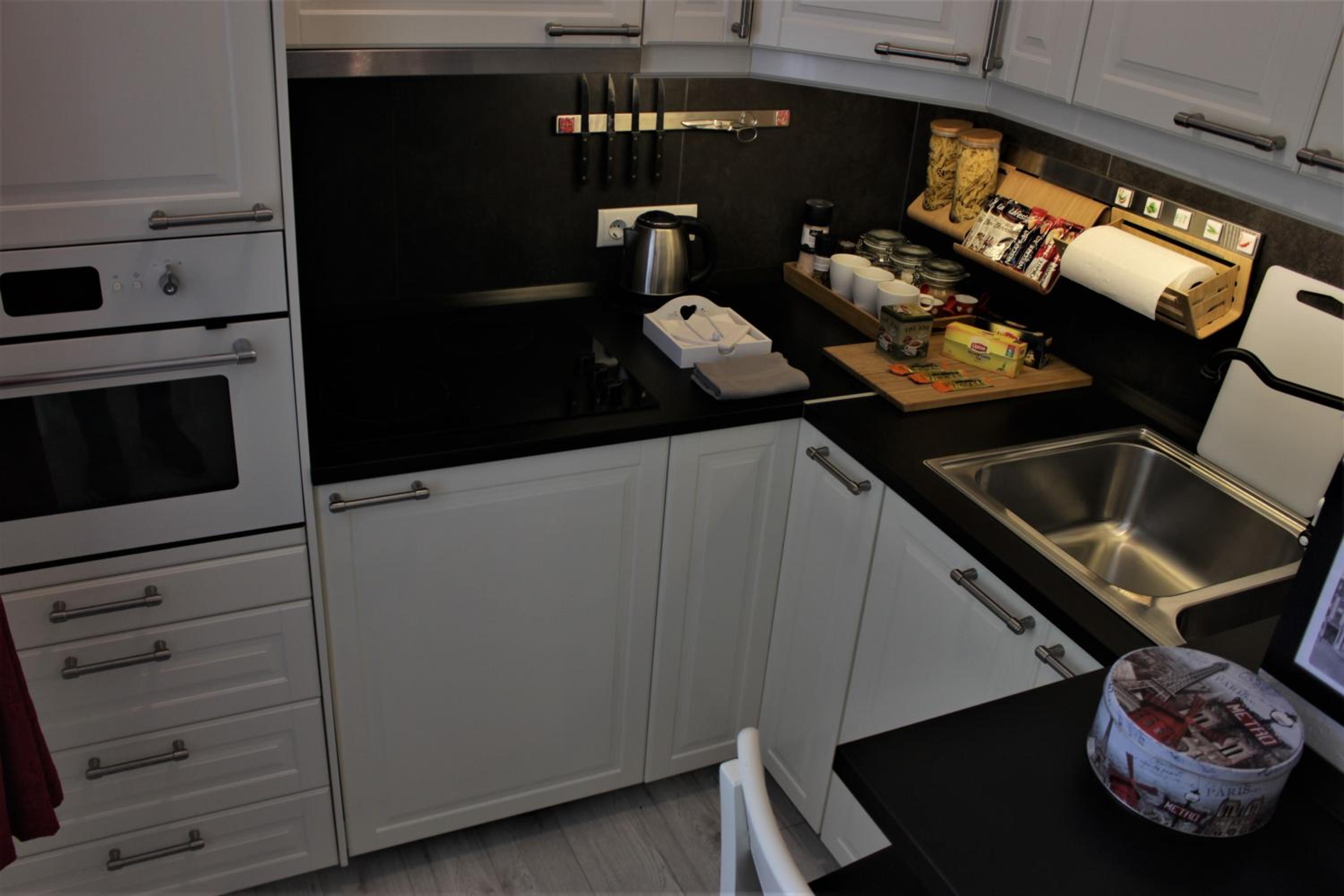 Studio Apartment - Photo 75