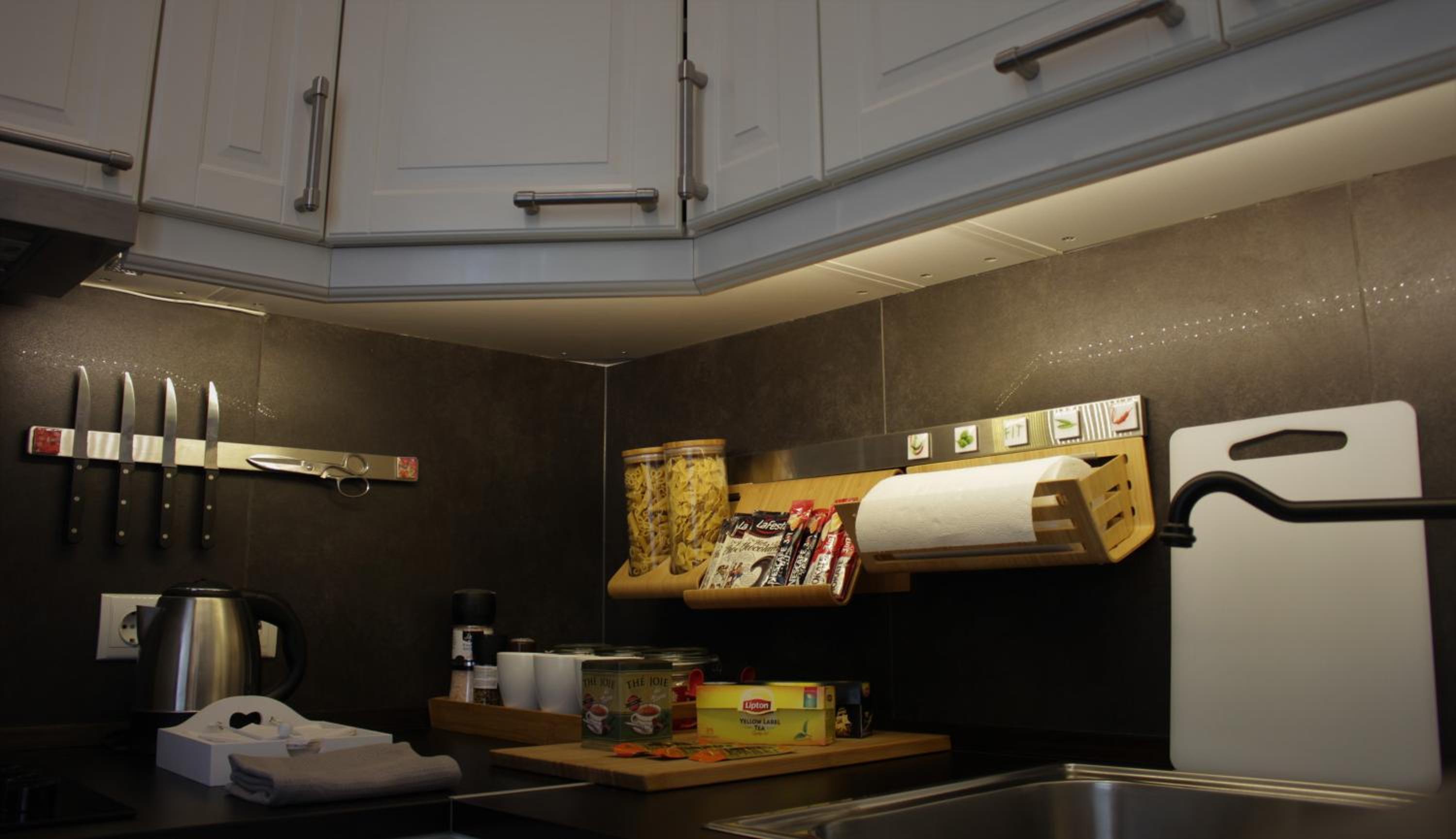 Studio Apartment - Photo 13