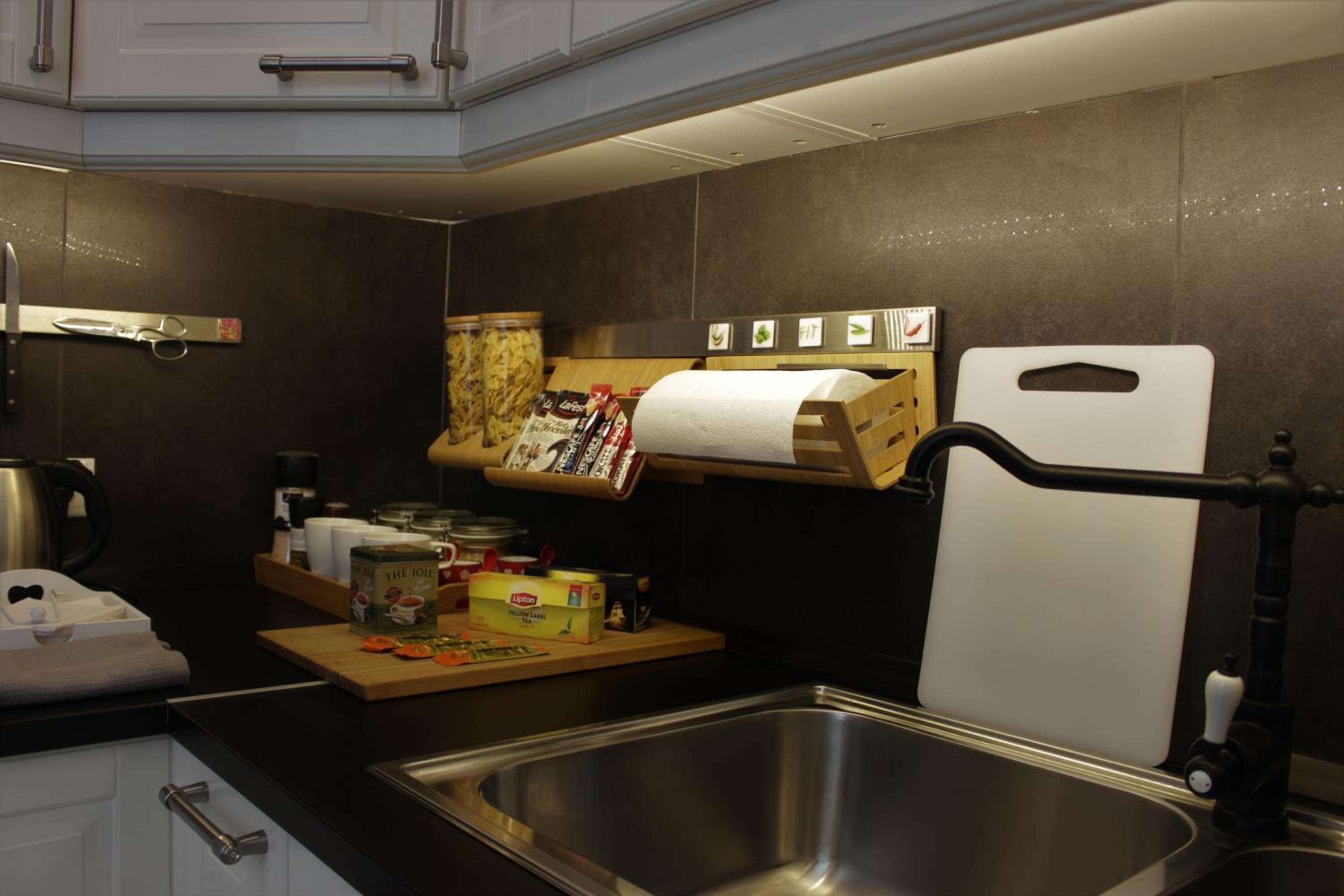 Studio Apartment - Photo 17
