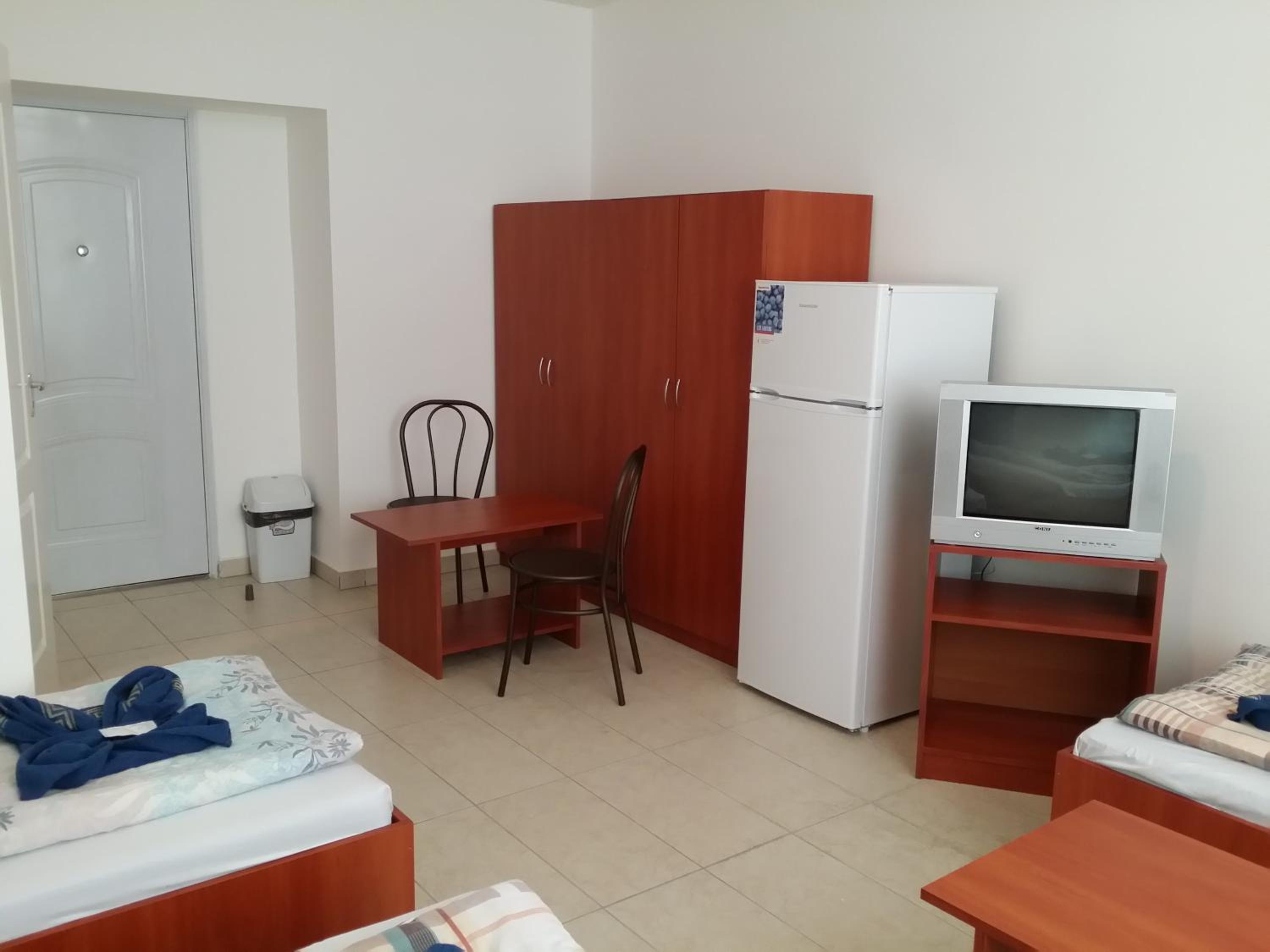 Quadruple Room - Photo 3