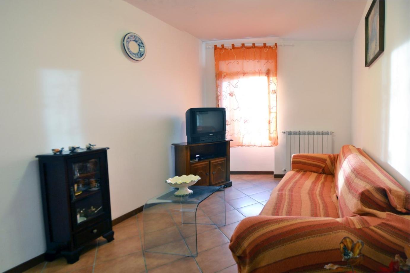 One-Bedroom House photo 1