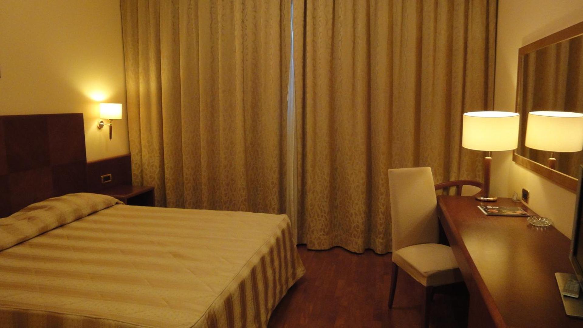 Standard Double Room - Photo 1