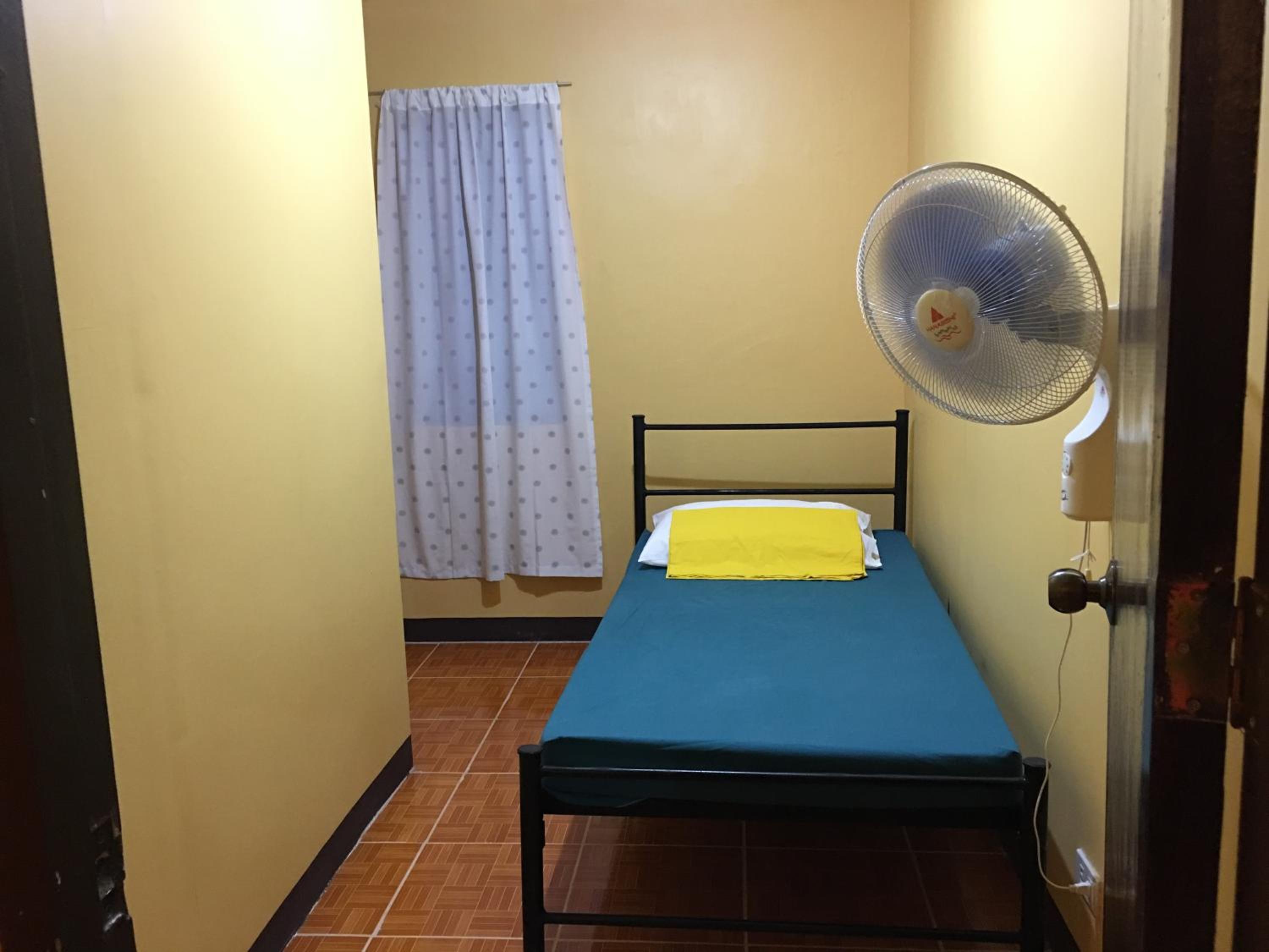 Budget Single Room photo 3