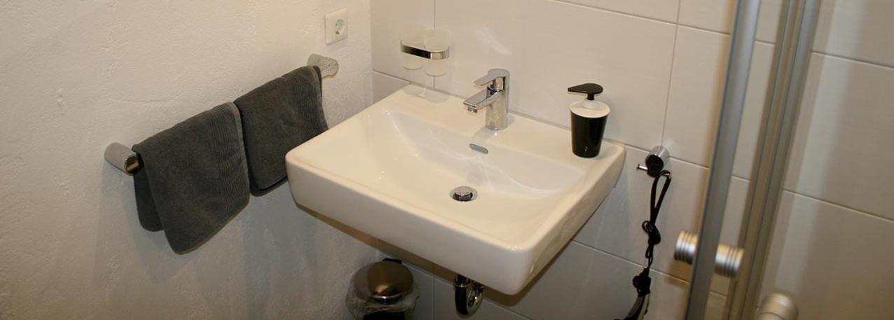 Double Room - Photo 7