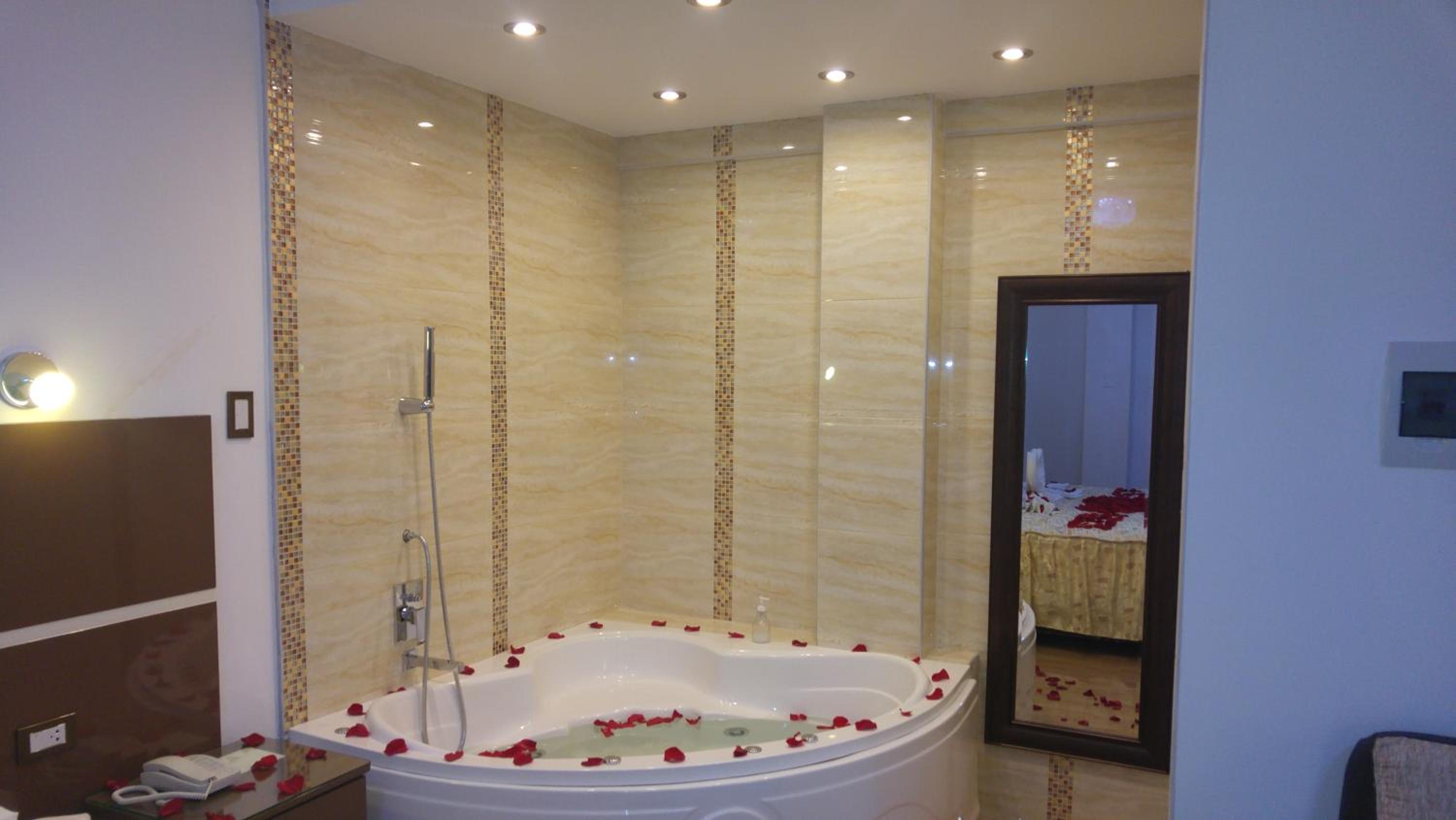 Royal Suite photo 2