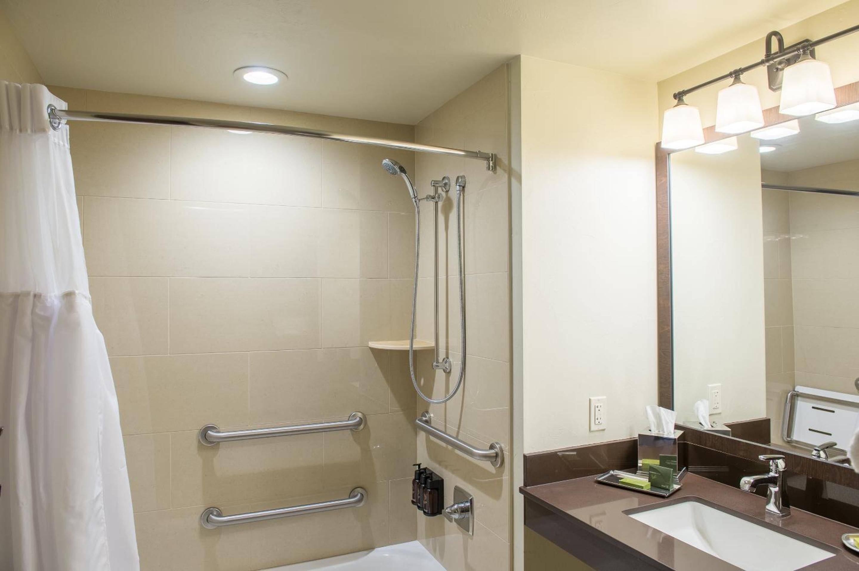 Queen Room with Two Queen Beds- Disability Access