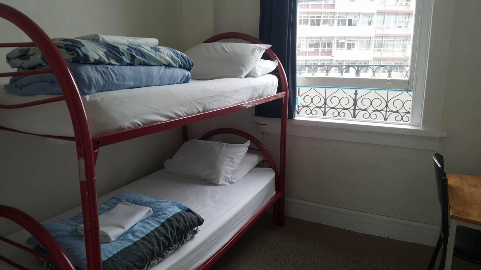Twin Bunk Room with Shared Bathroom photo 3