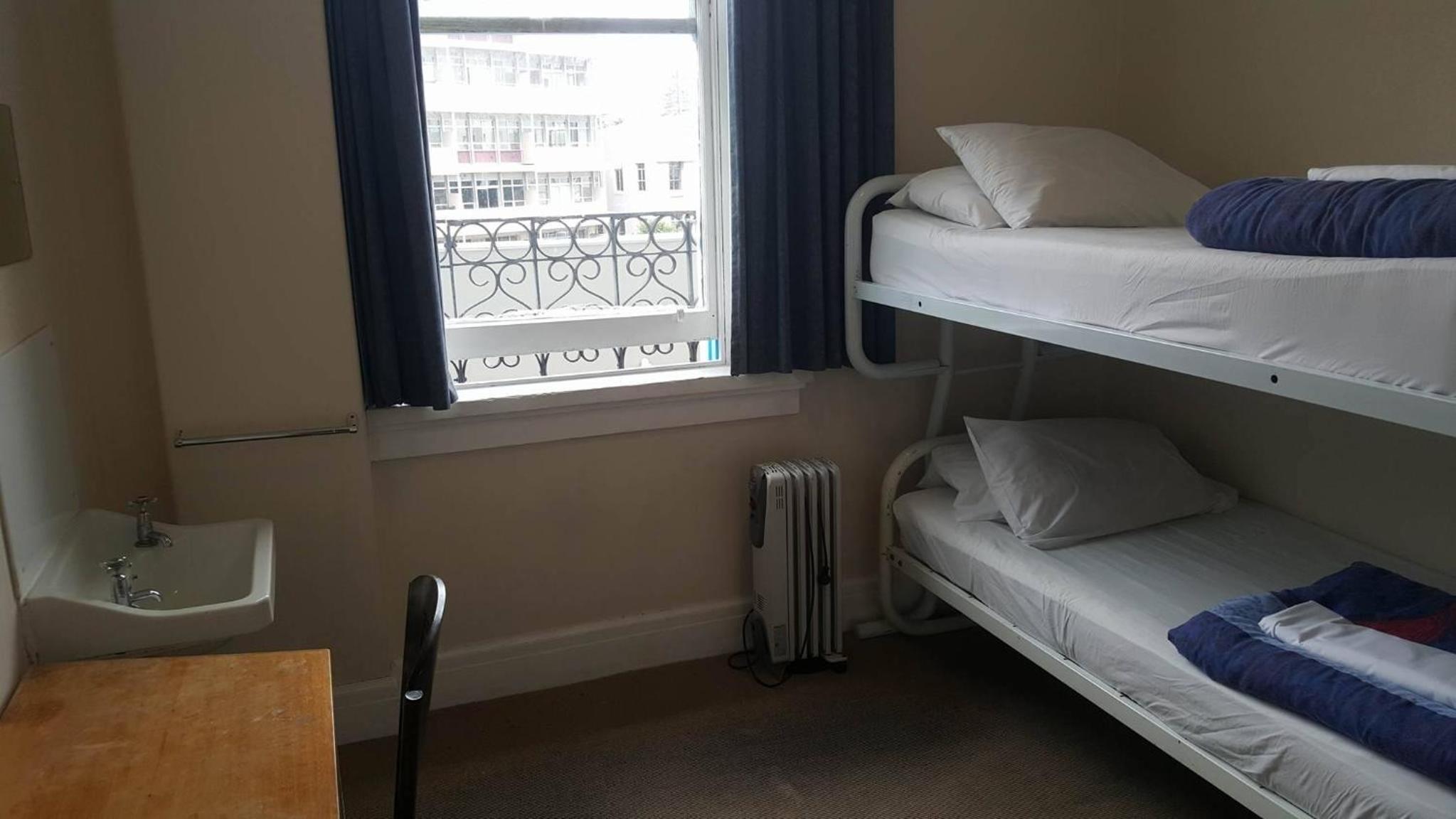 Twin Bunk Room with Shared Bathroom photo 2