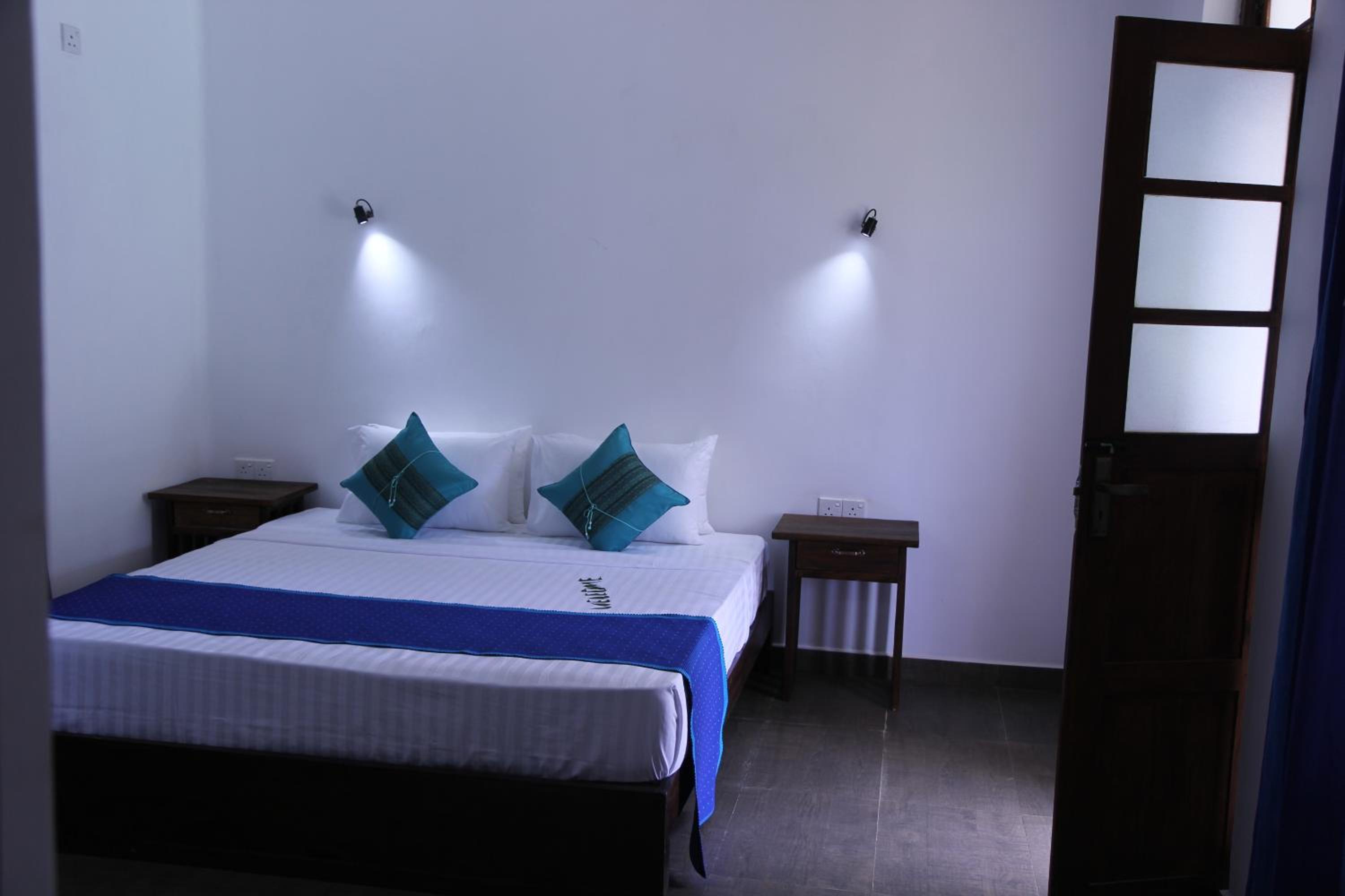 Double or Twin Room - Photo 3