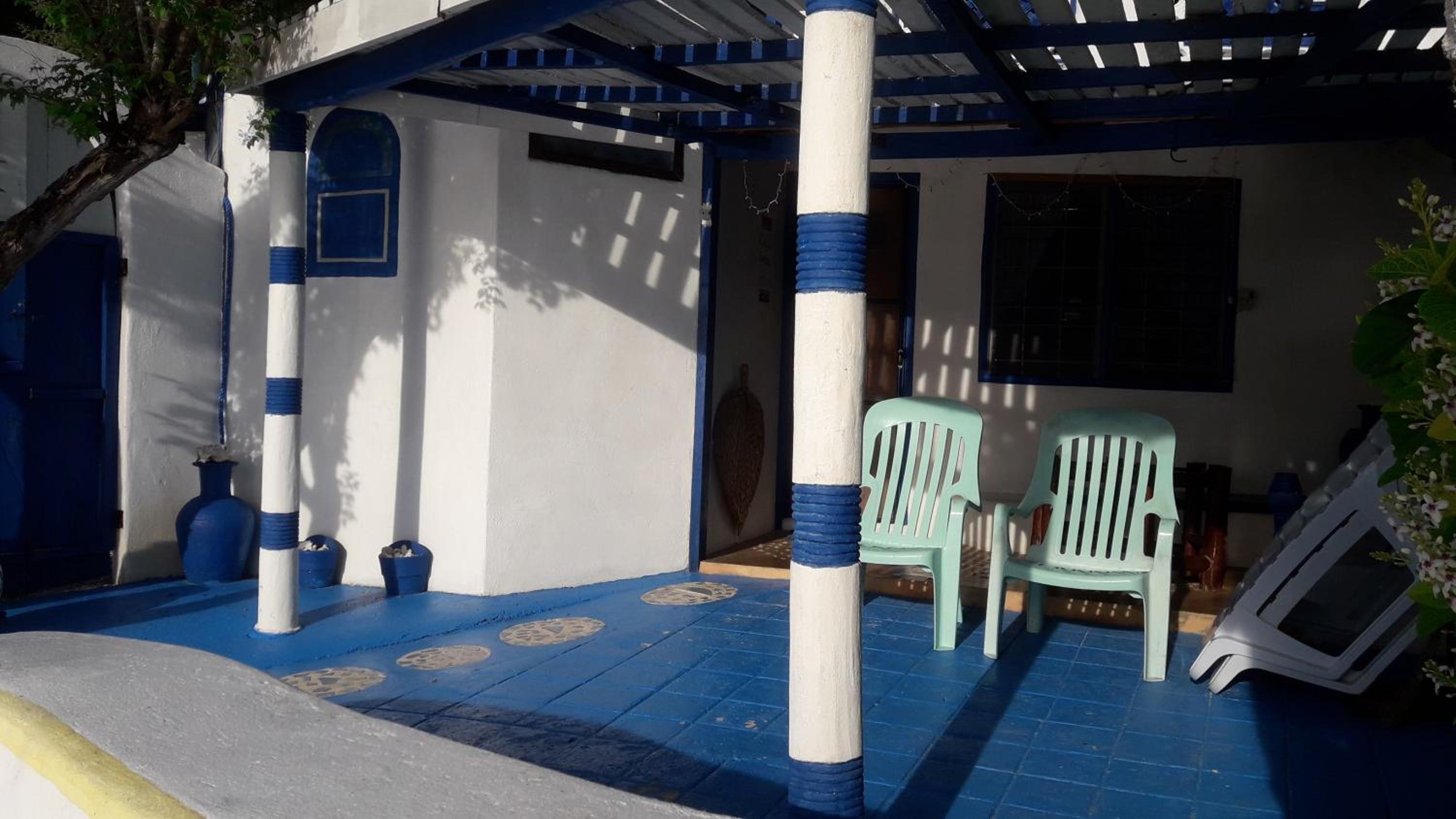 Beachfront Deluxe House - Photo 13