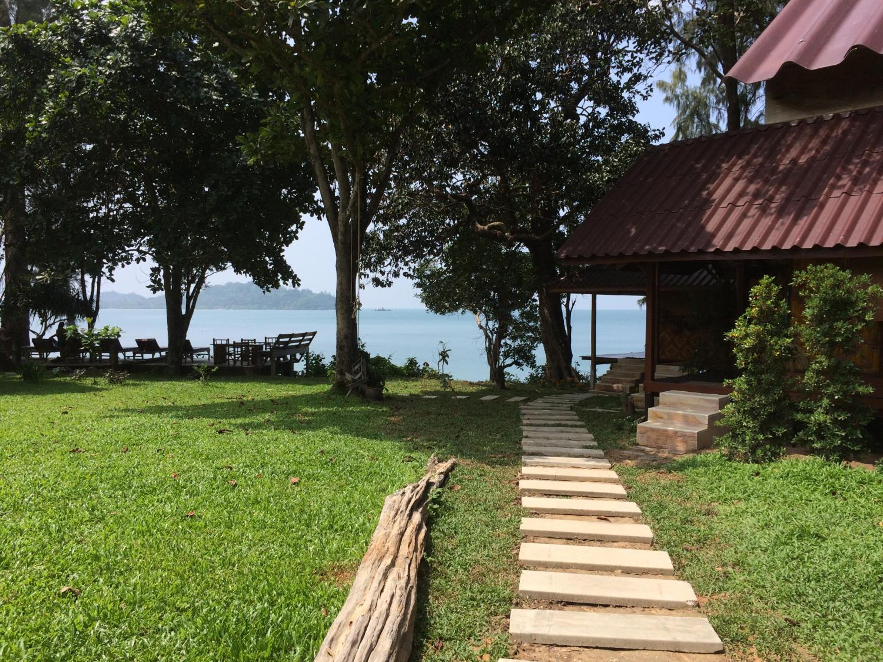 Superior Bamboo Bungalow with Sea View - Fan photo 2