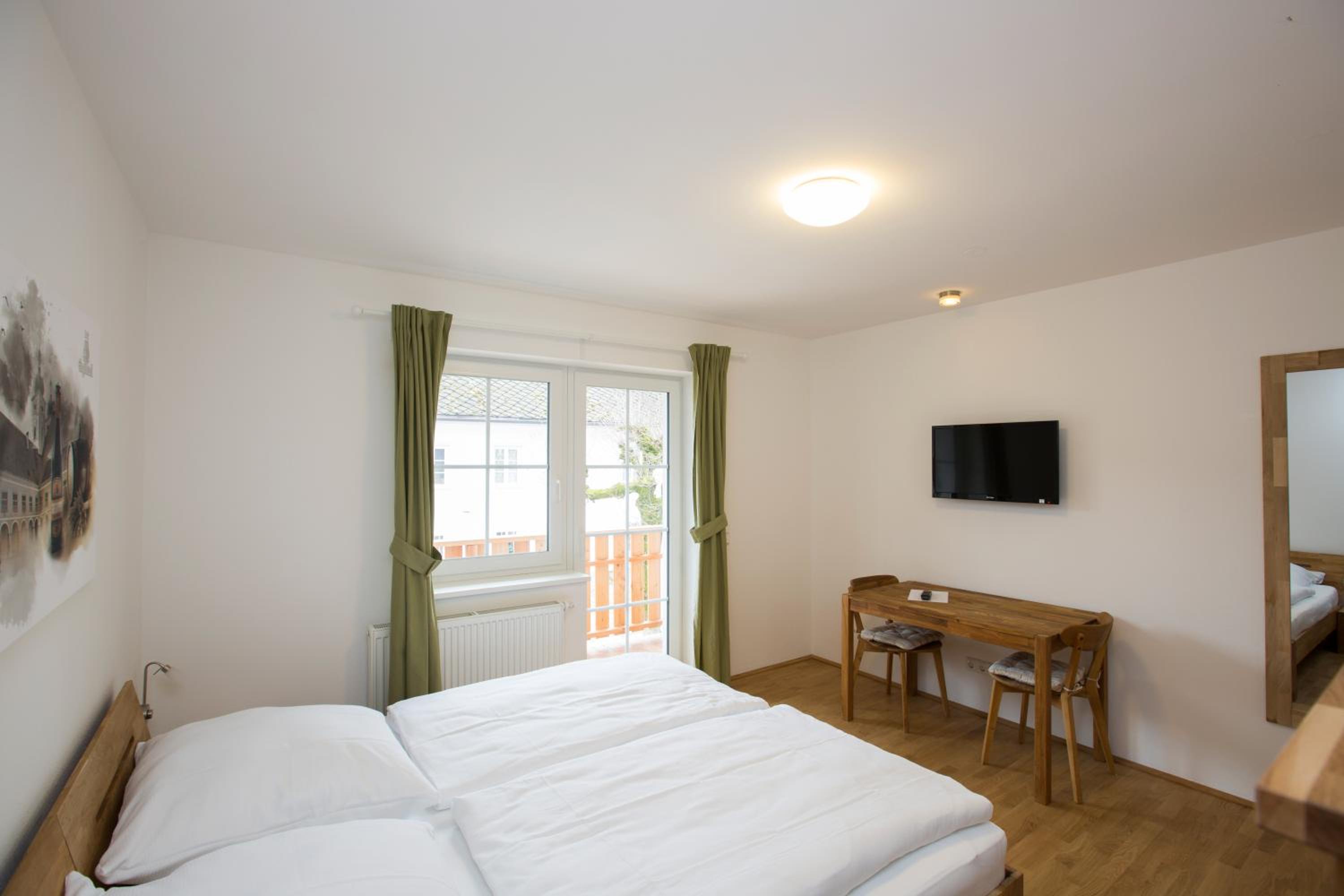 Standard Double Room - Photo 3
