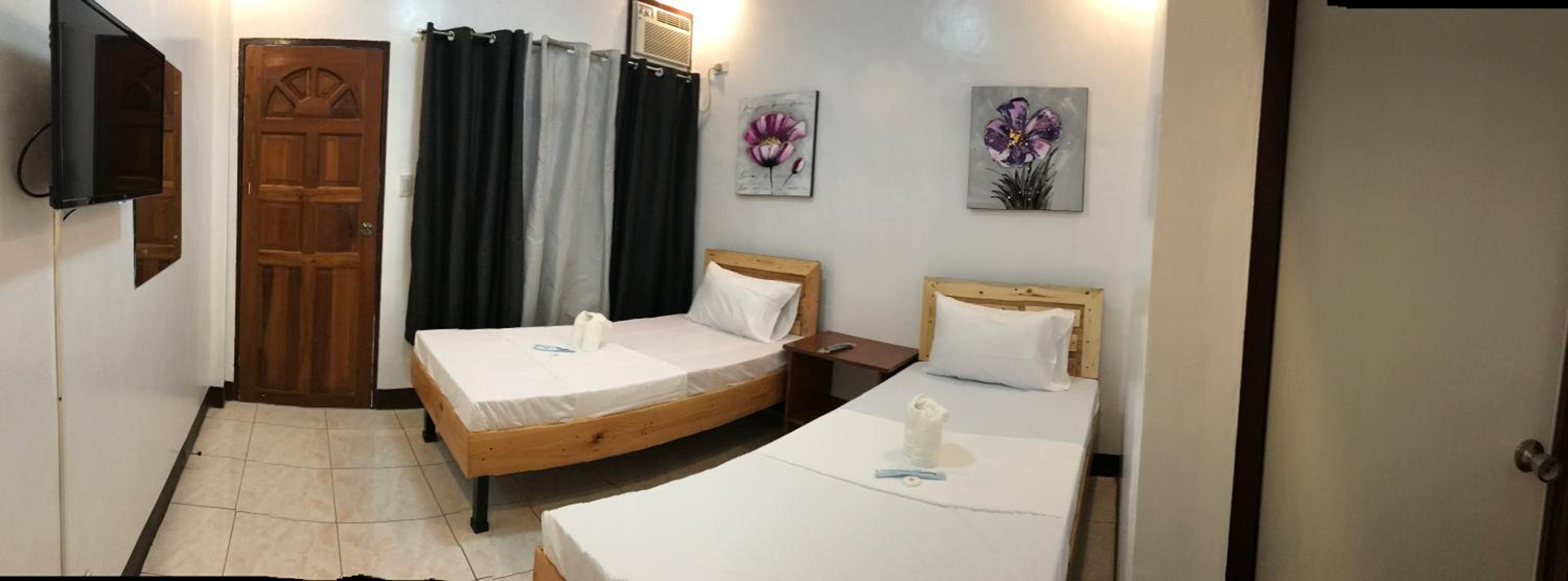 Standard Twin Room photo 2