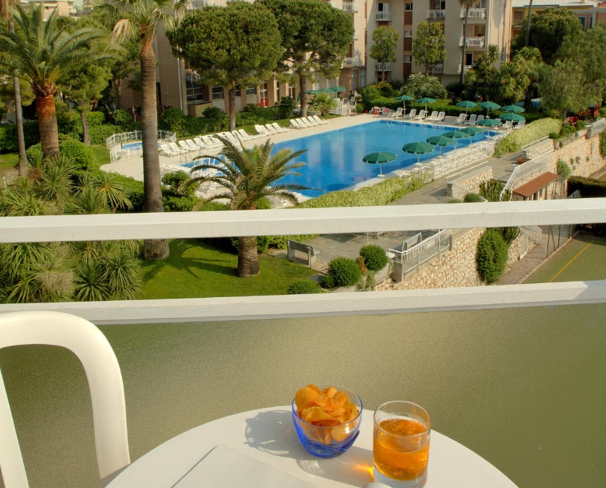 One-Bedroom Apartment with Pool View in dependence (4 adults + 1 child) photo 3