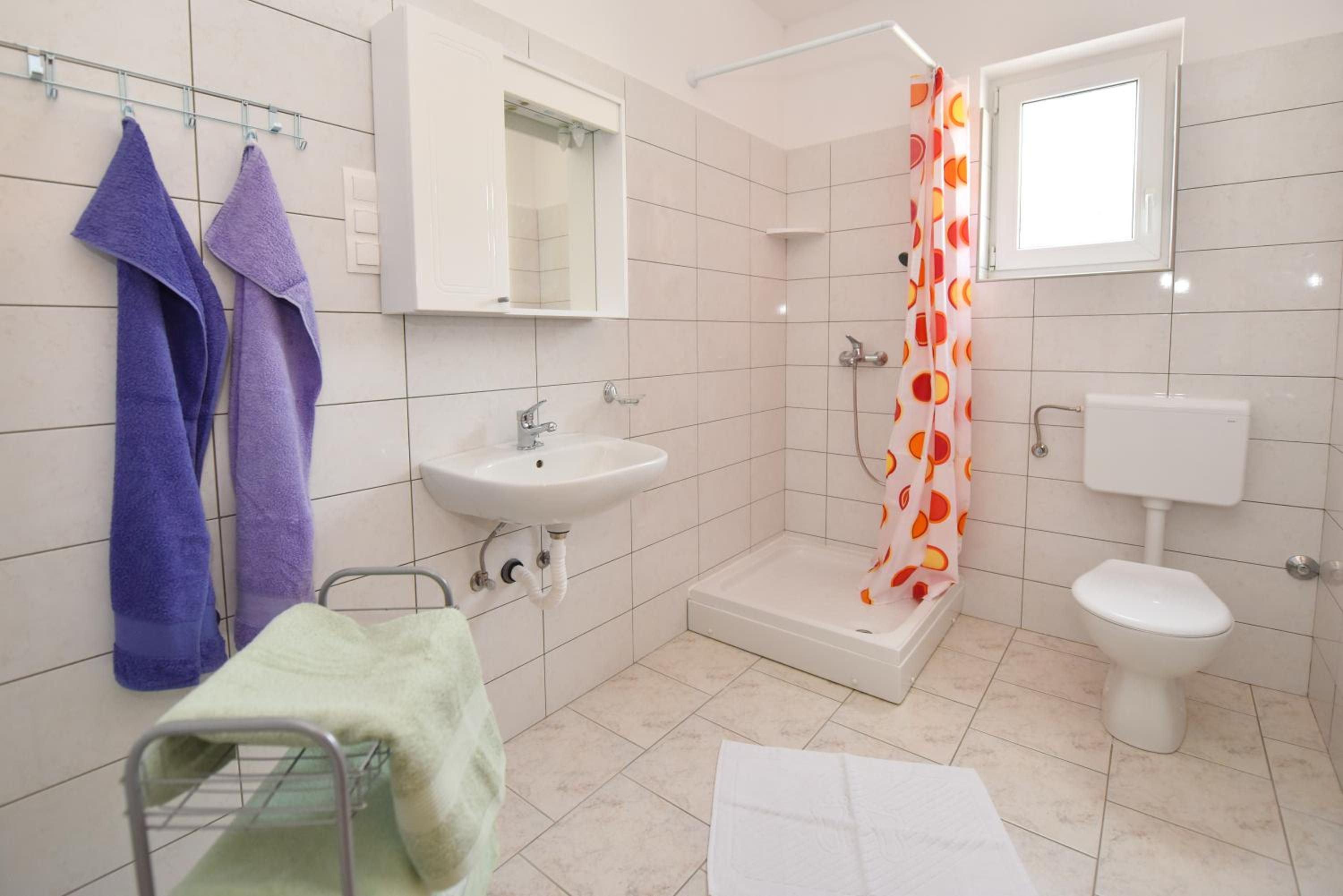 Apartment with Sea View - Photo 8