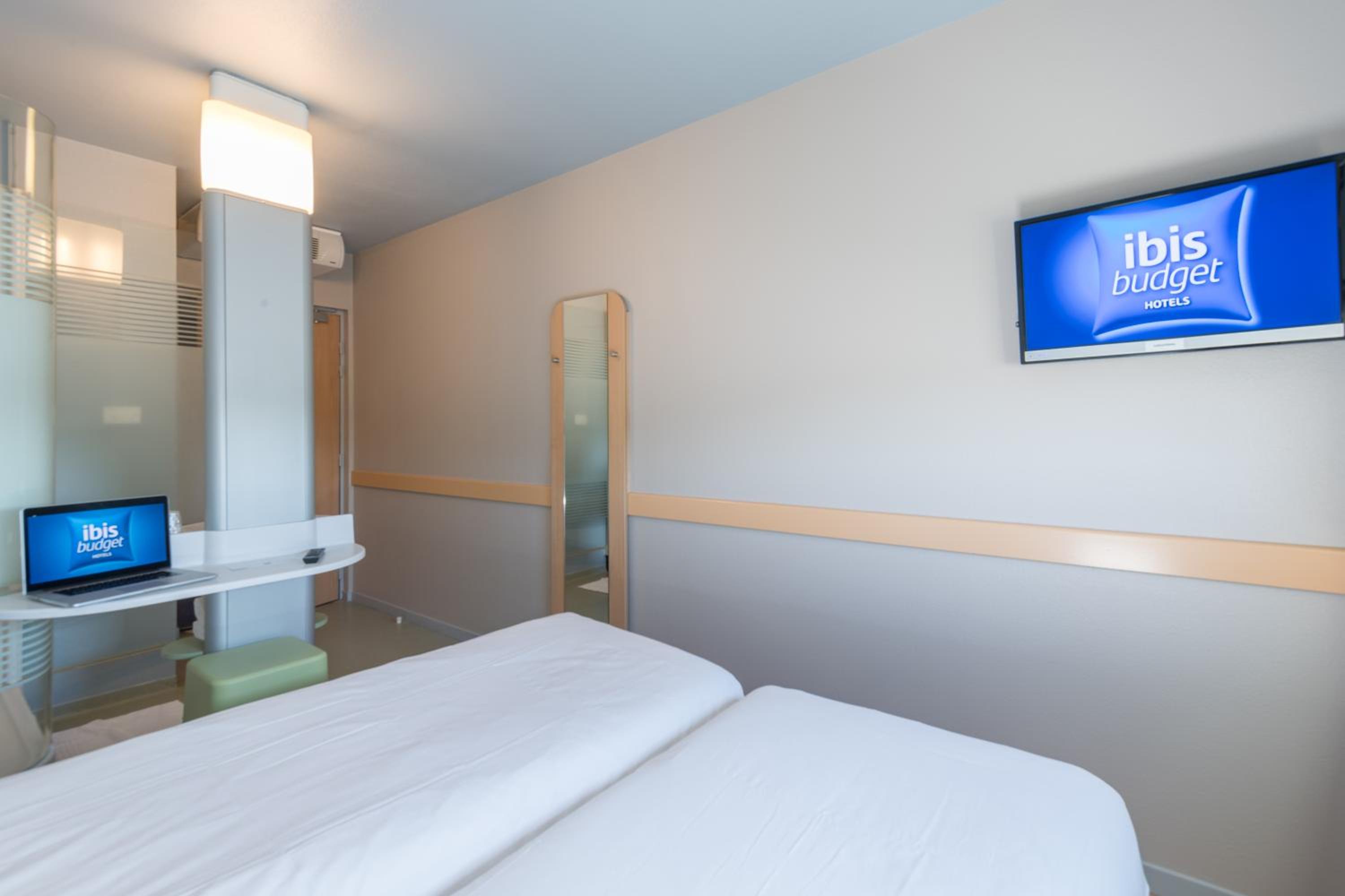 Twin Room - Photo 3