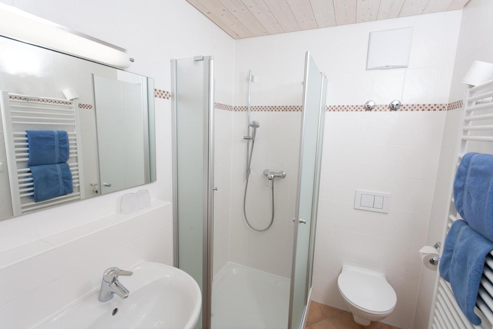 Double Room with Balcony 19 photo 2
