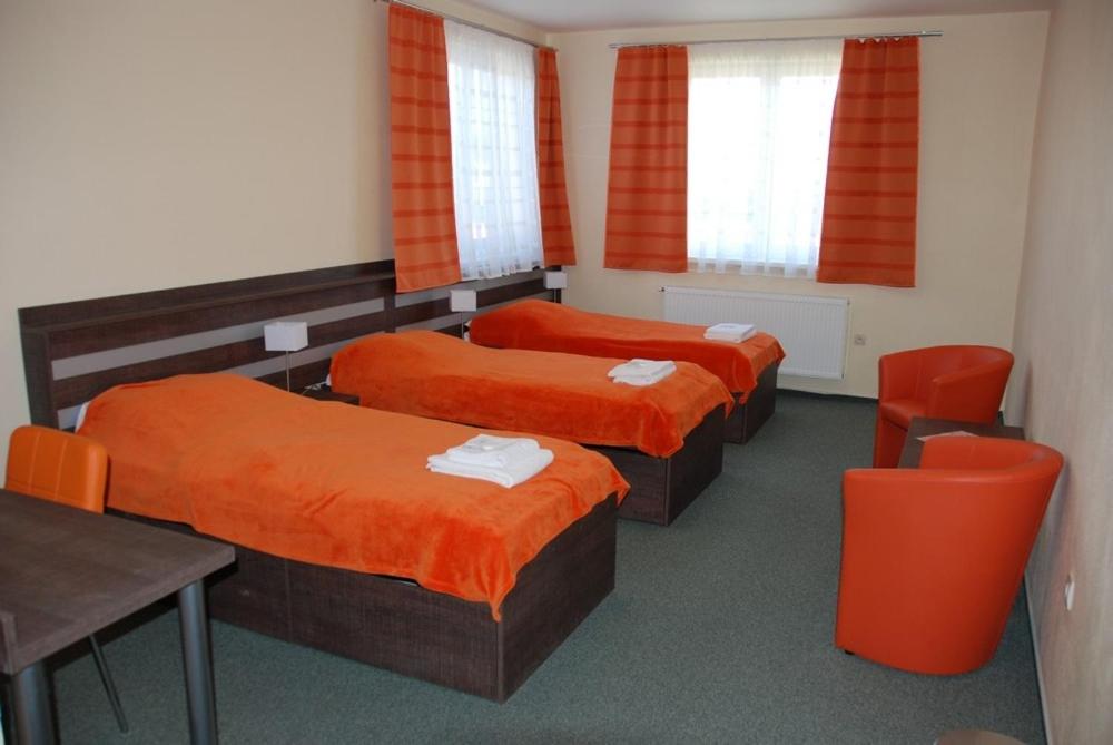 Triple Room - Photo 11