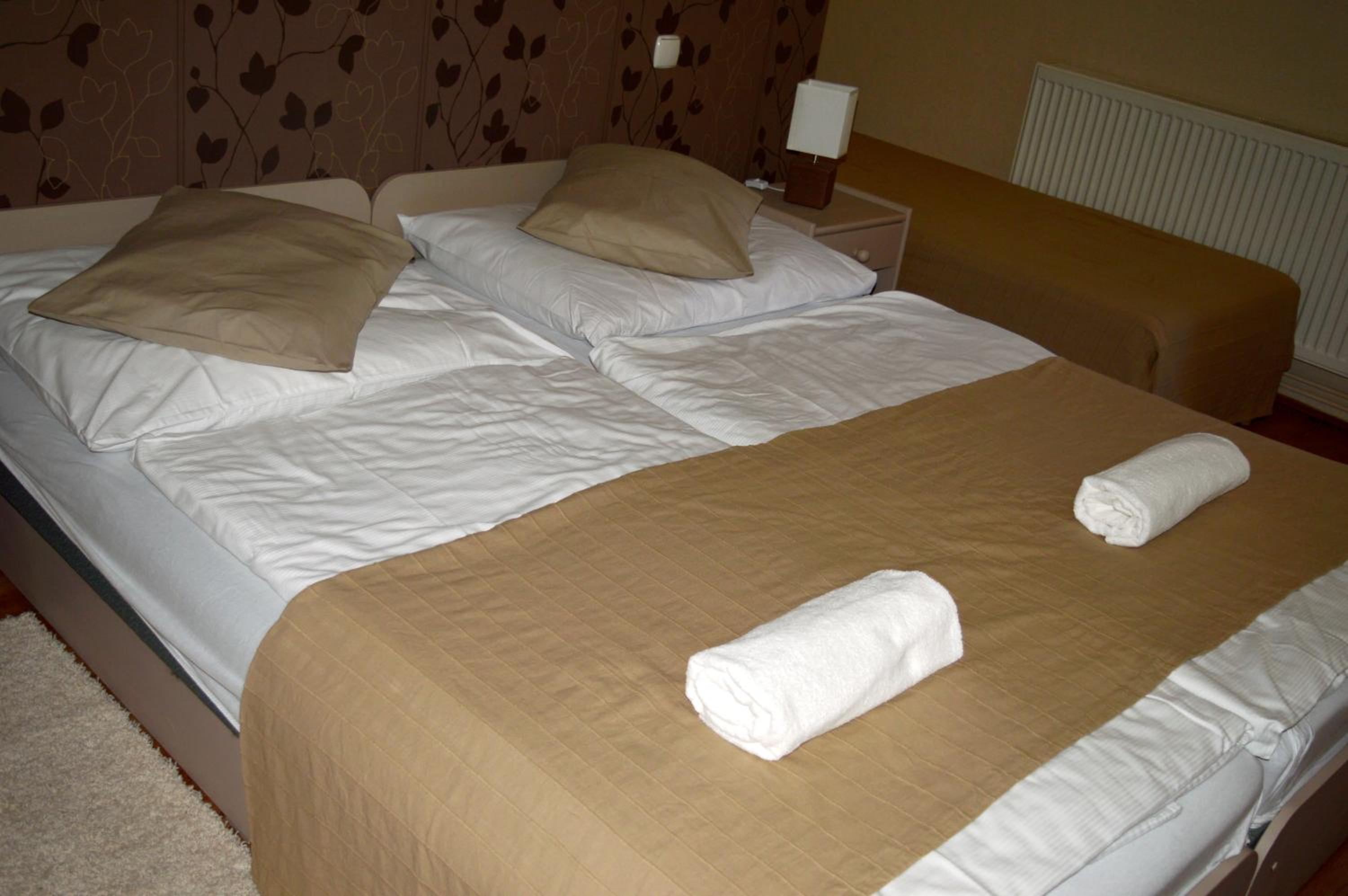 Triple Room with Private Bathroom - Photo 7