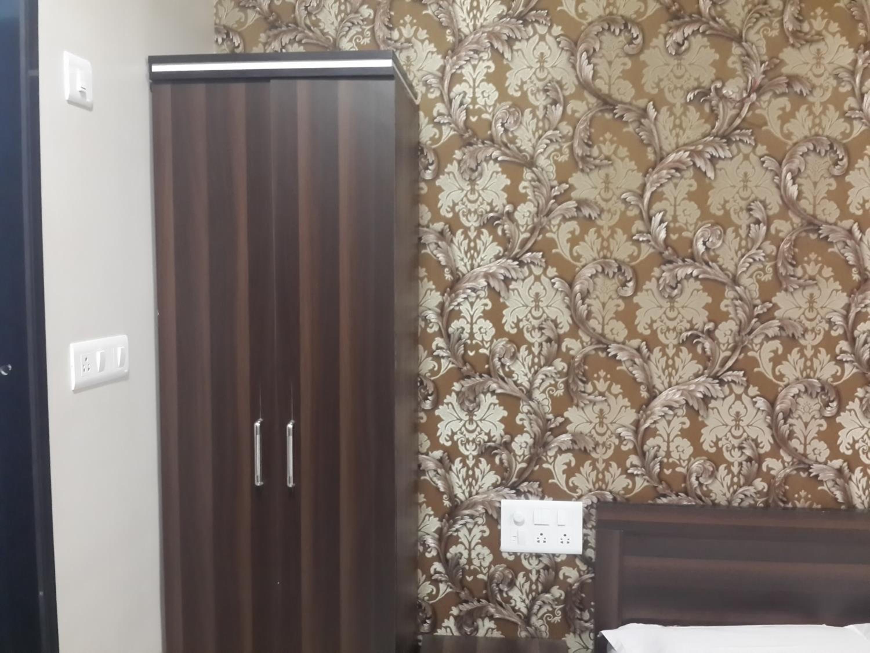 Executive Triple Room (AC) - Photo 5